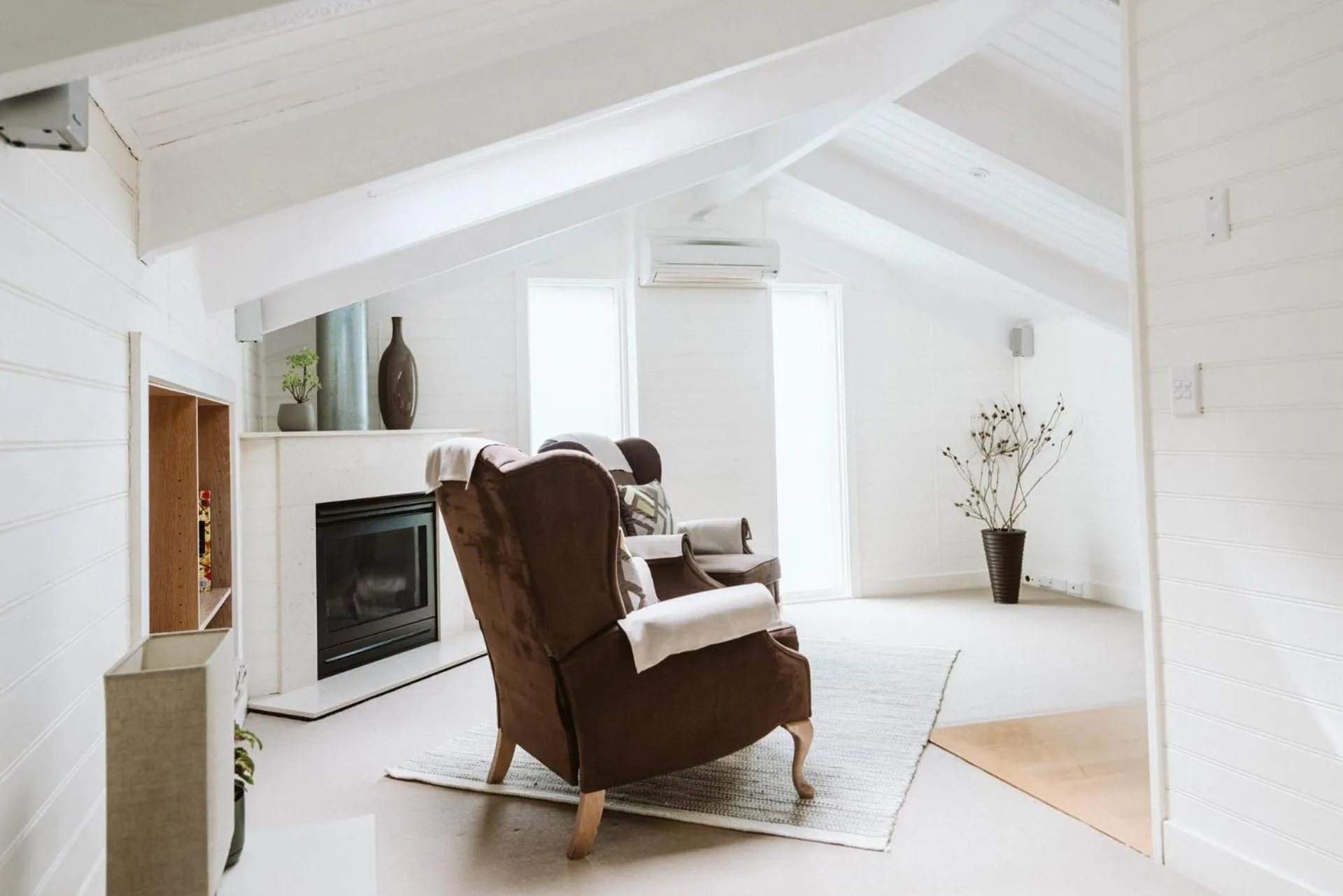 TV and multimedia in Rhyll Haven Luxury Getaway Apartments