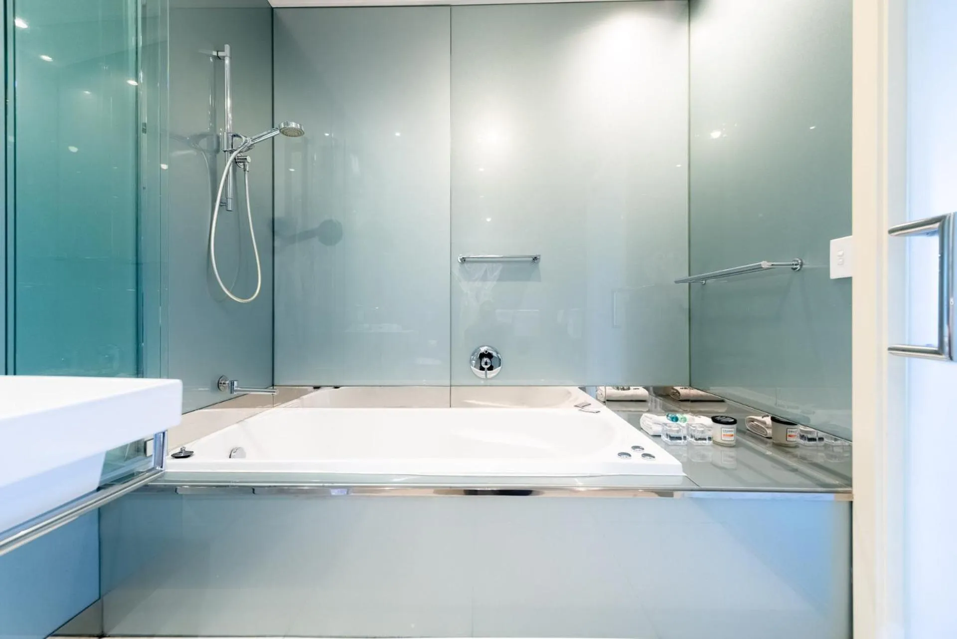 Shower in Rhyll Haven Luxury Getaway Apartments