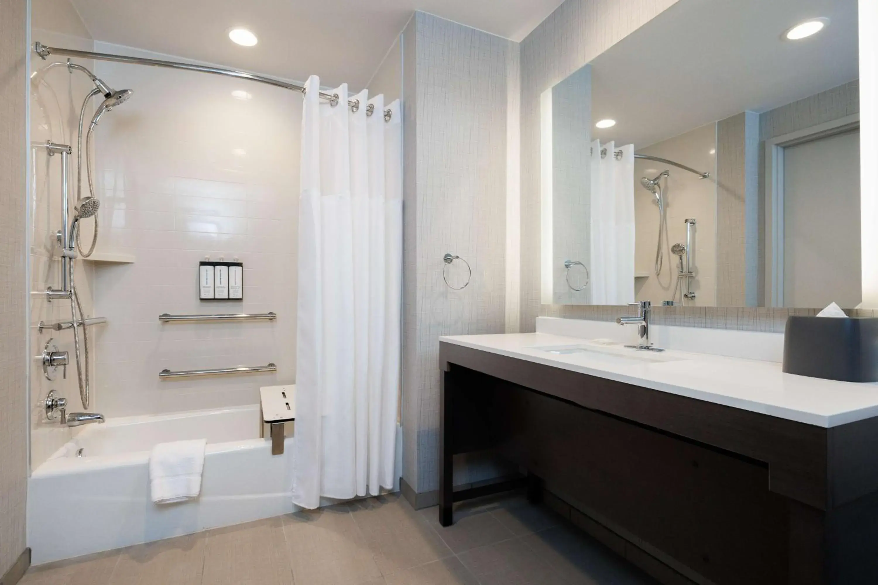 Queen Room with Two Queen Beds with Sofa Bed and Tub - Disability Access in Hyatt Place San Carlos Queen Room with Two Queen Beds with Sofa Bed and Tub - Disability Access in Hyatt Place San Carlos