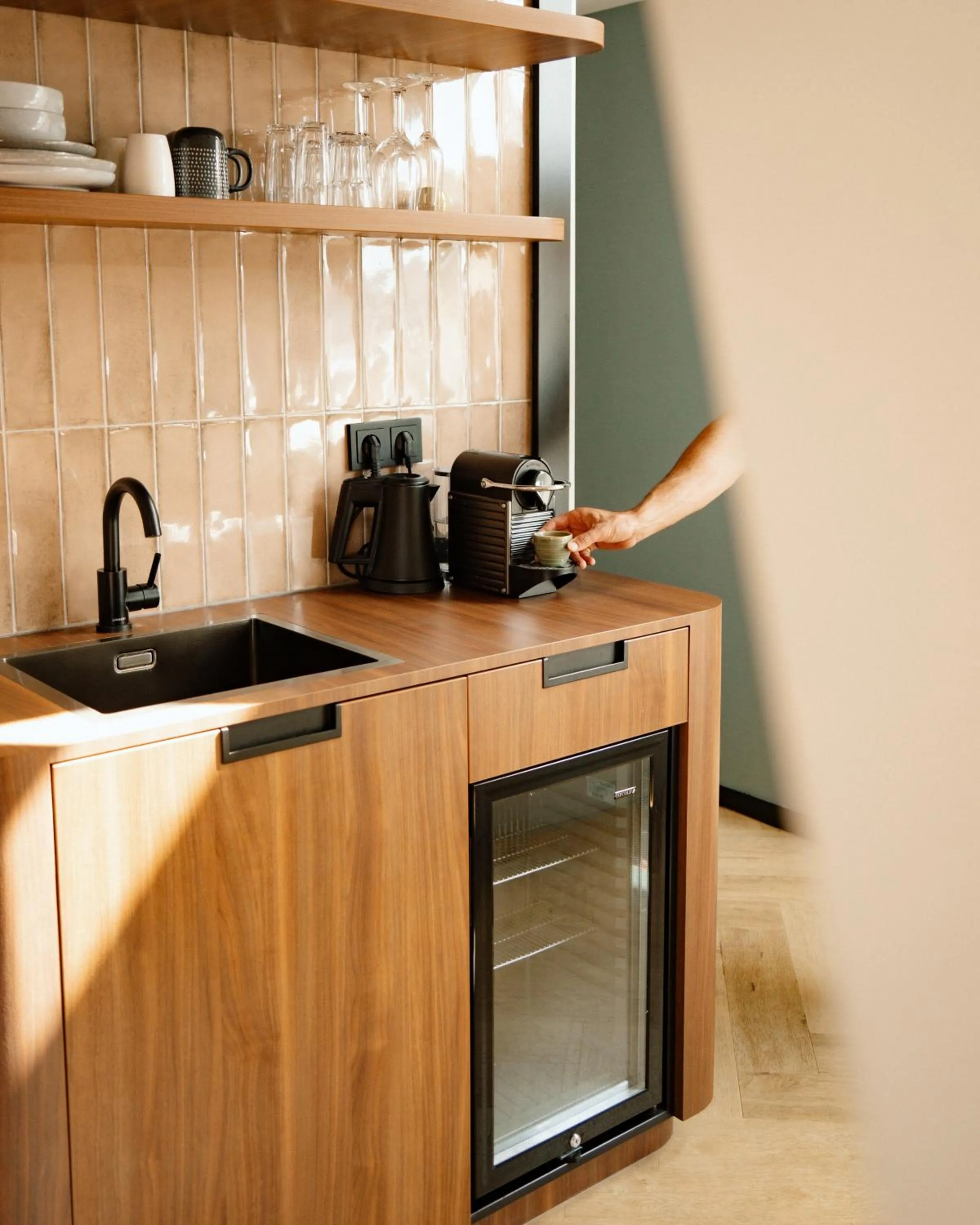 Coffee/tea facilities in Ocean House Scheveningen