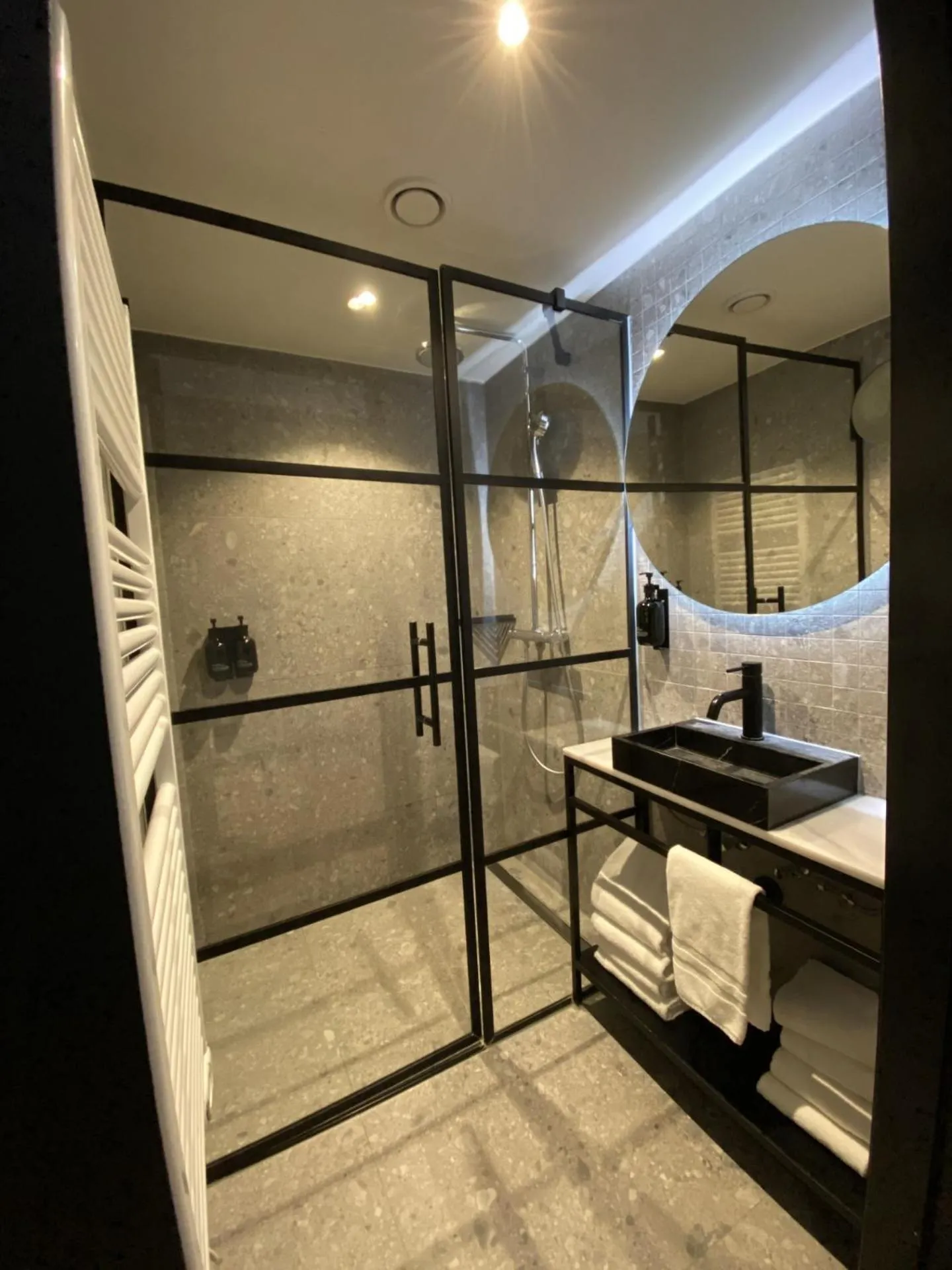 Shower in Ocean House Scheveningen