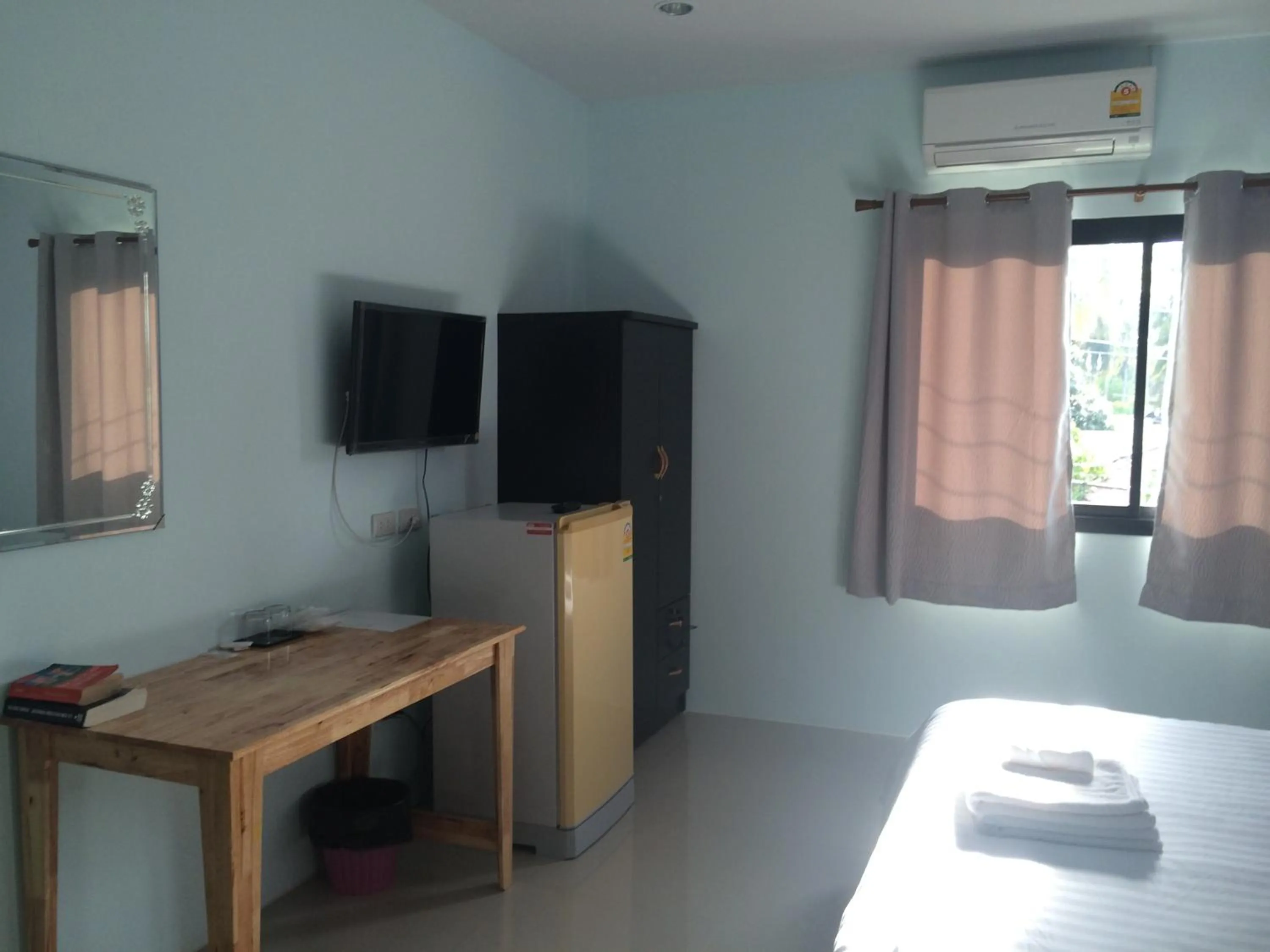 Bedroom, Bed in Maehaad Guesthouse