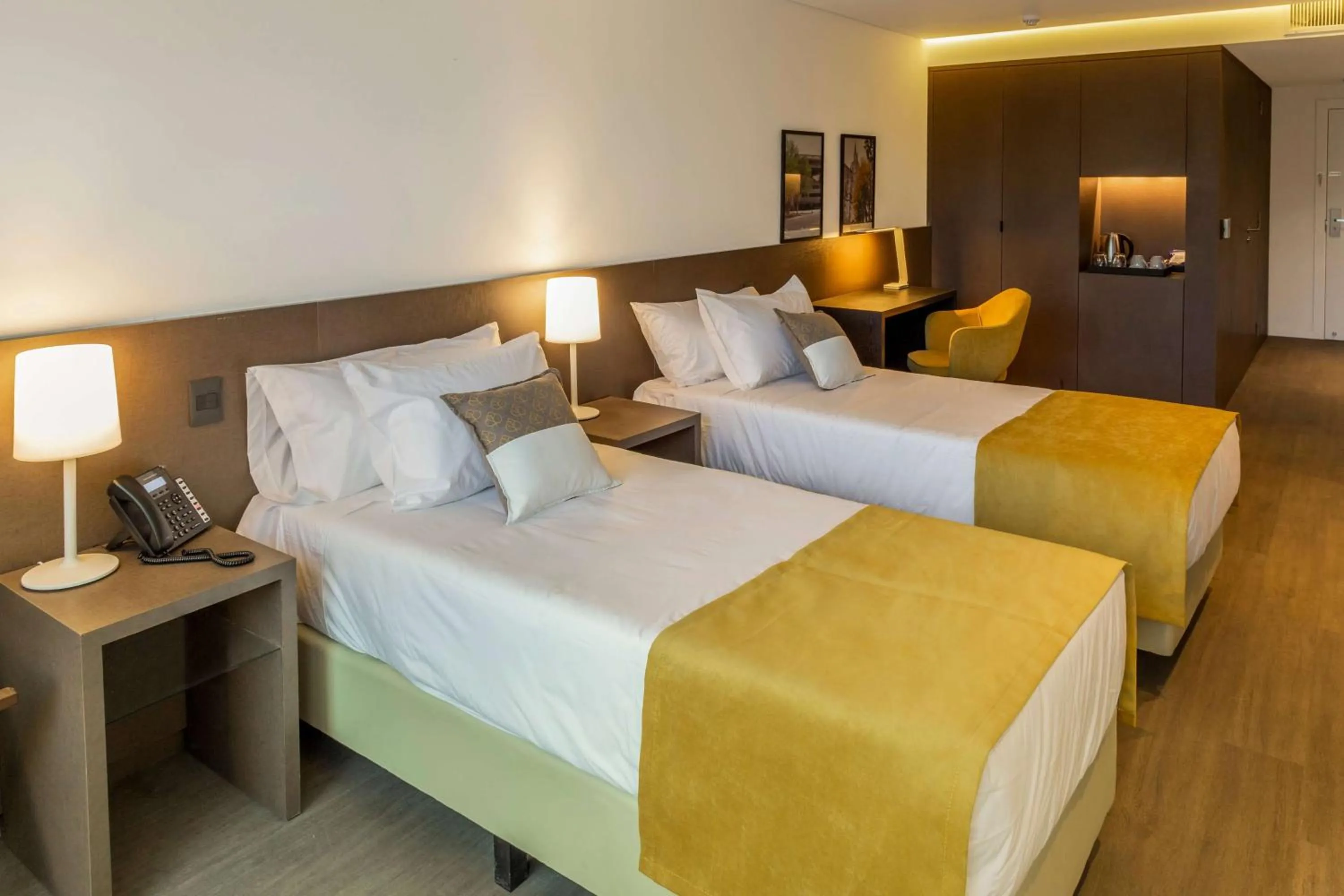 Photo of the whole room, Bed in Dazzler by Wyndham La Plata