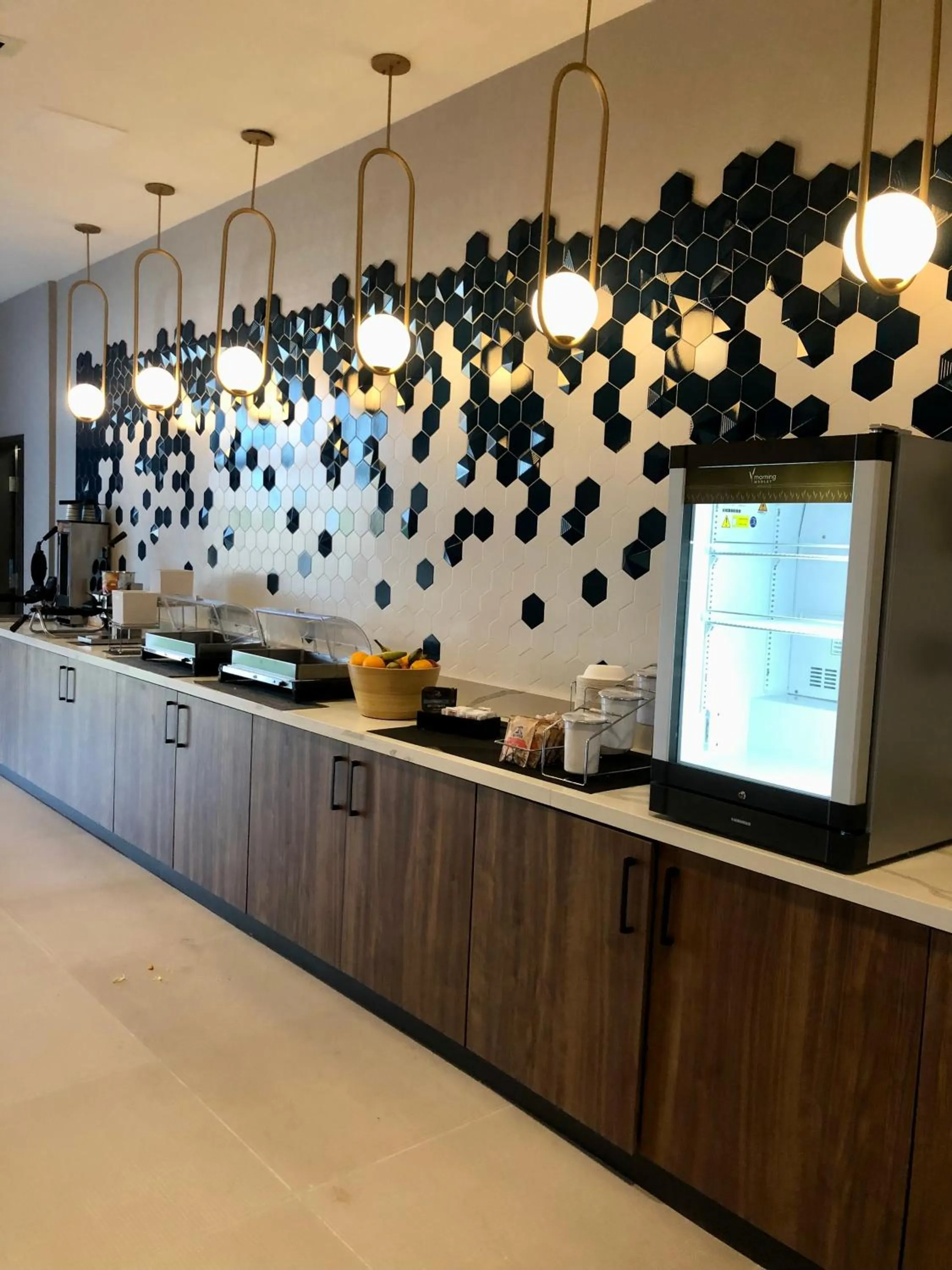 Breakfast in La Quinta Inn & Suites by Wyndham Denver Parker