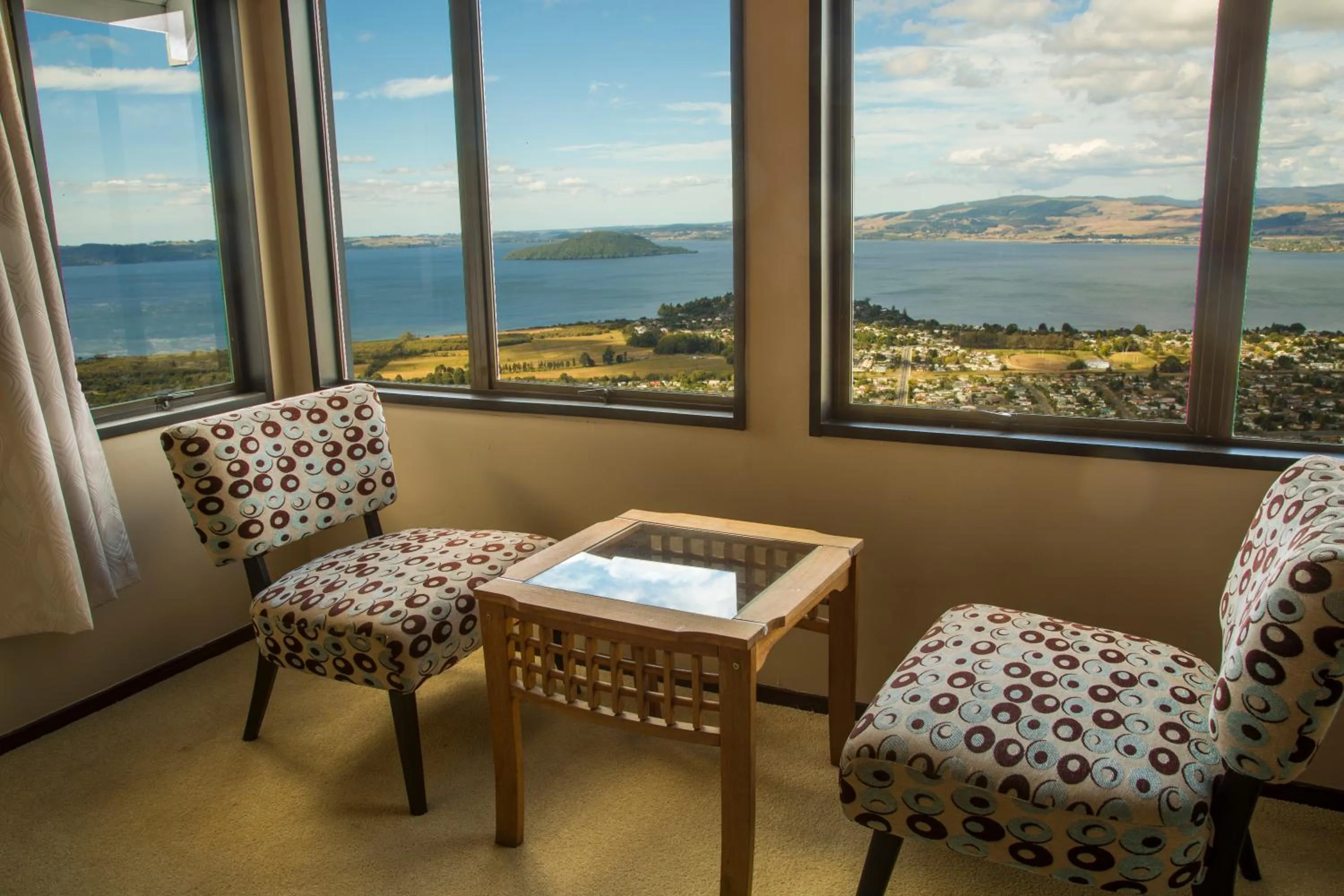 Seating area in Aorangi Mountain Lodge