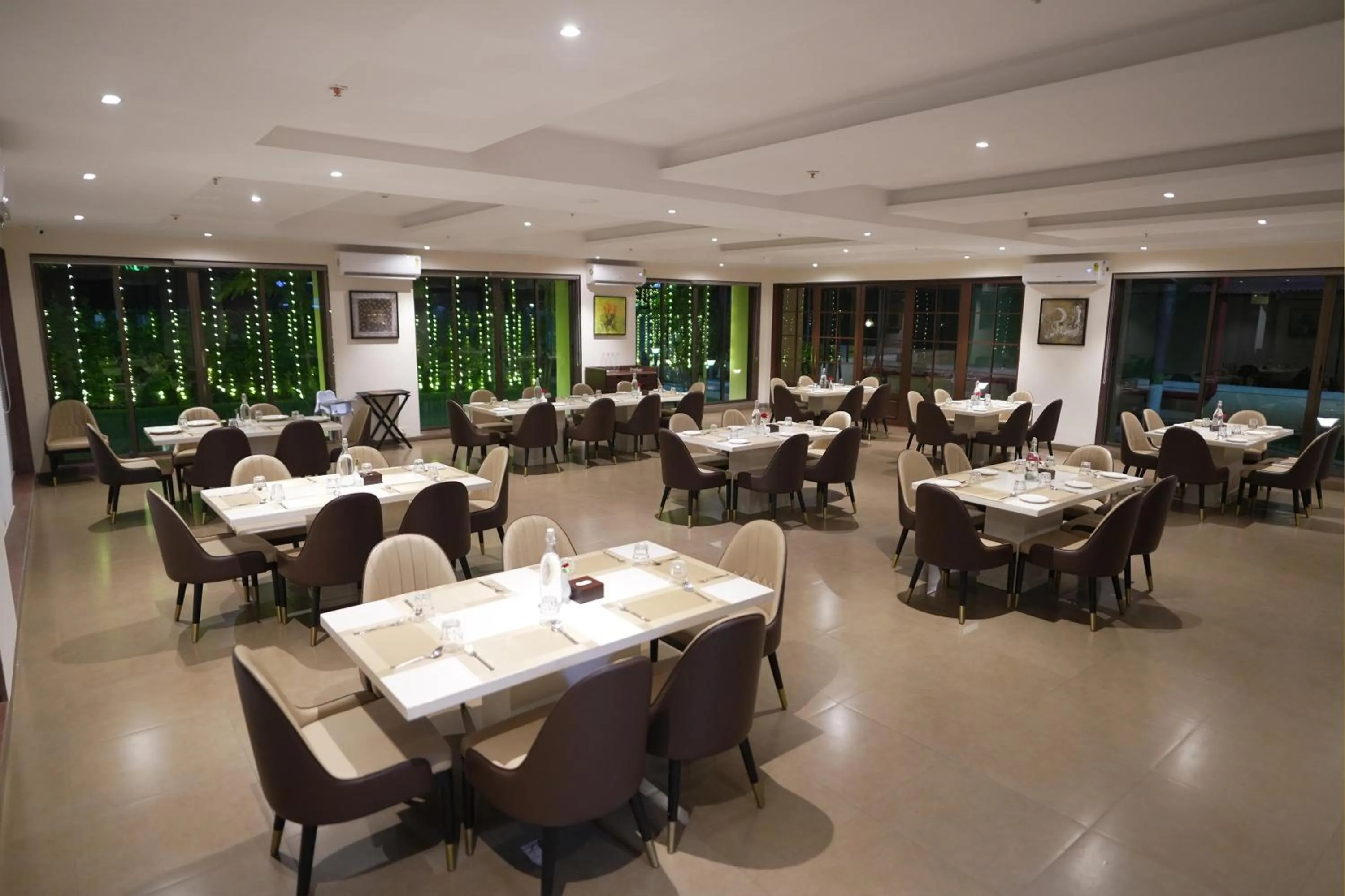 Restaurant/places to eat in Greenleaf The Resort & Spa, Ganpatipule