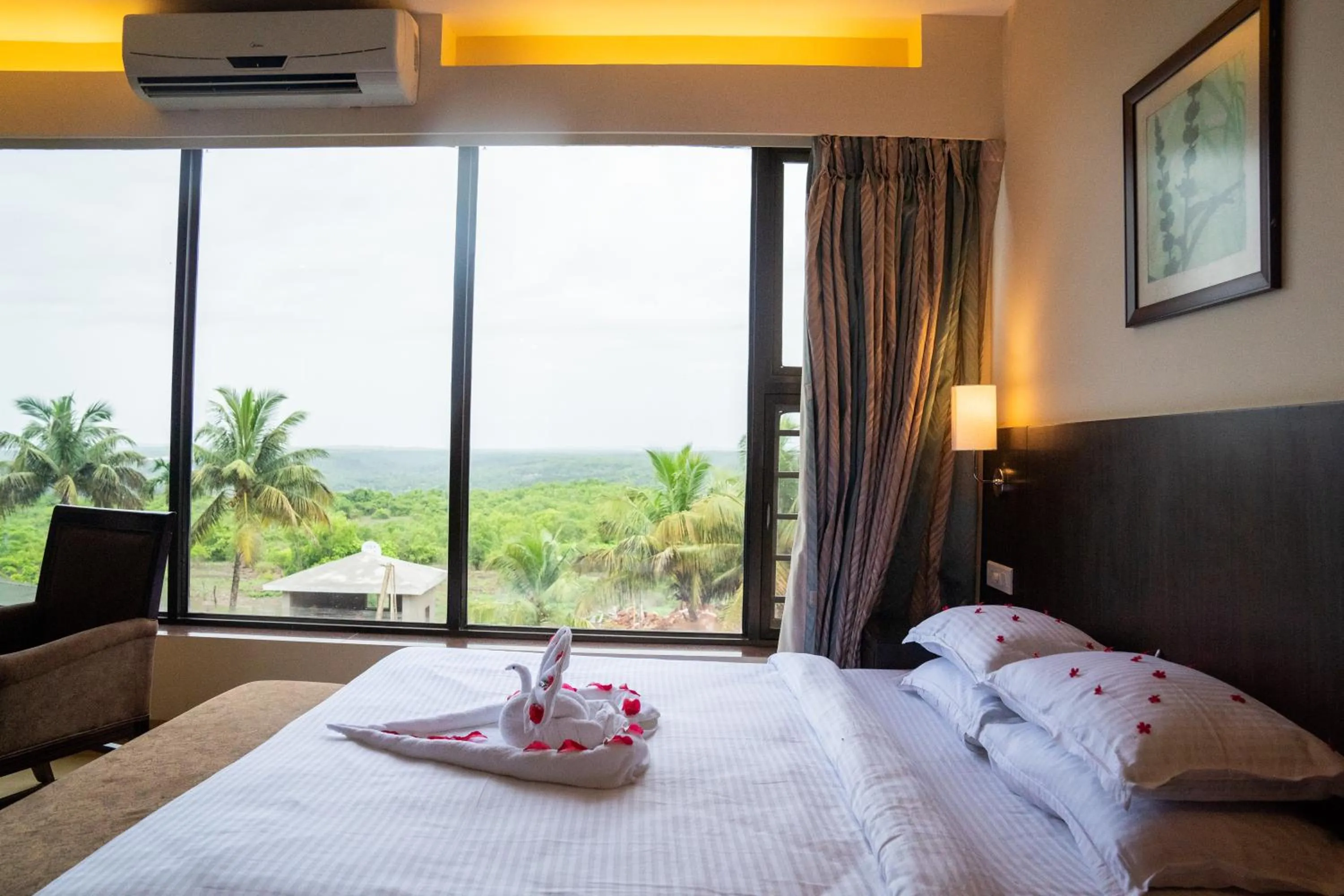 Bedroom, Bed in Greenleaf The Resort & Spa, Ganpatipule