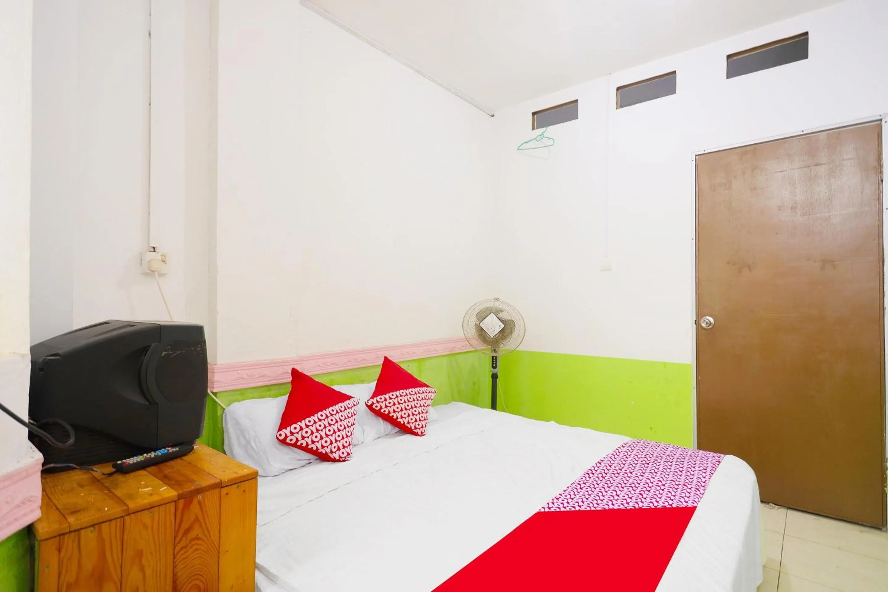 Bedroom, Bed in Hotel O Kartika Guest House SyariahNearPantai Stres