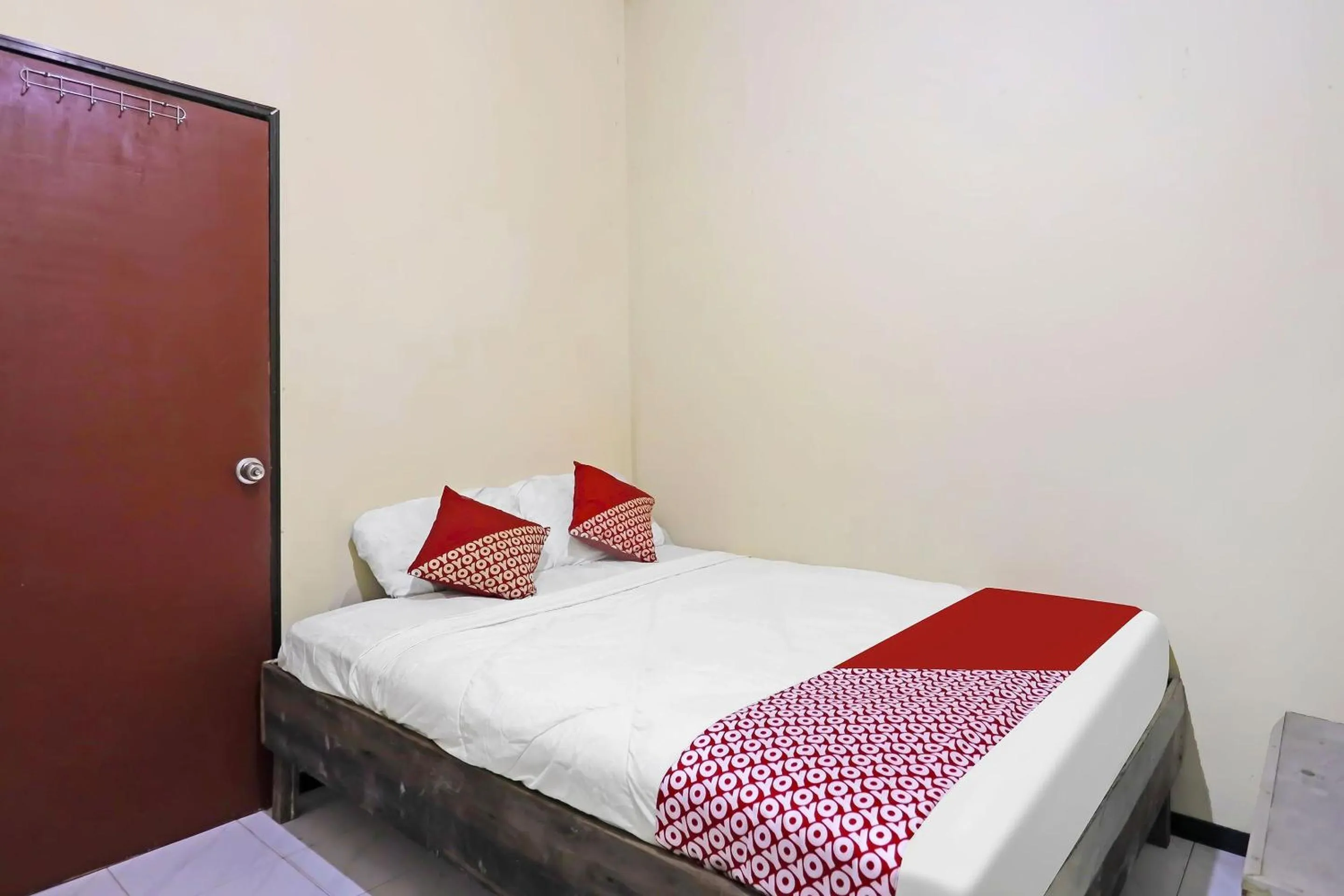 Bedroom, Bed in Hotel O Kartika Guest House SyariahNearPantai Stres