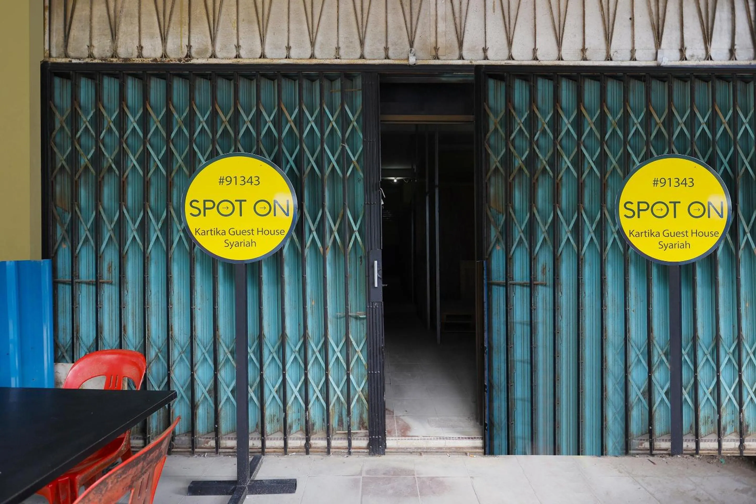 Facade/entrance in Hotel O Kartika Guest House SyariahNearPantai Stres