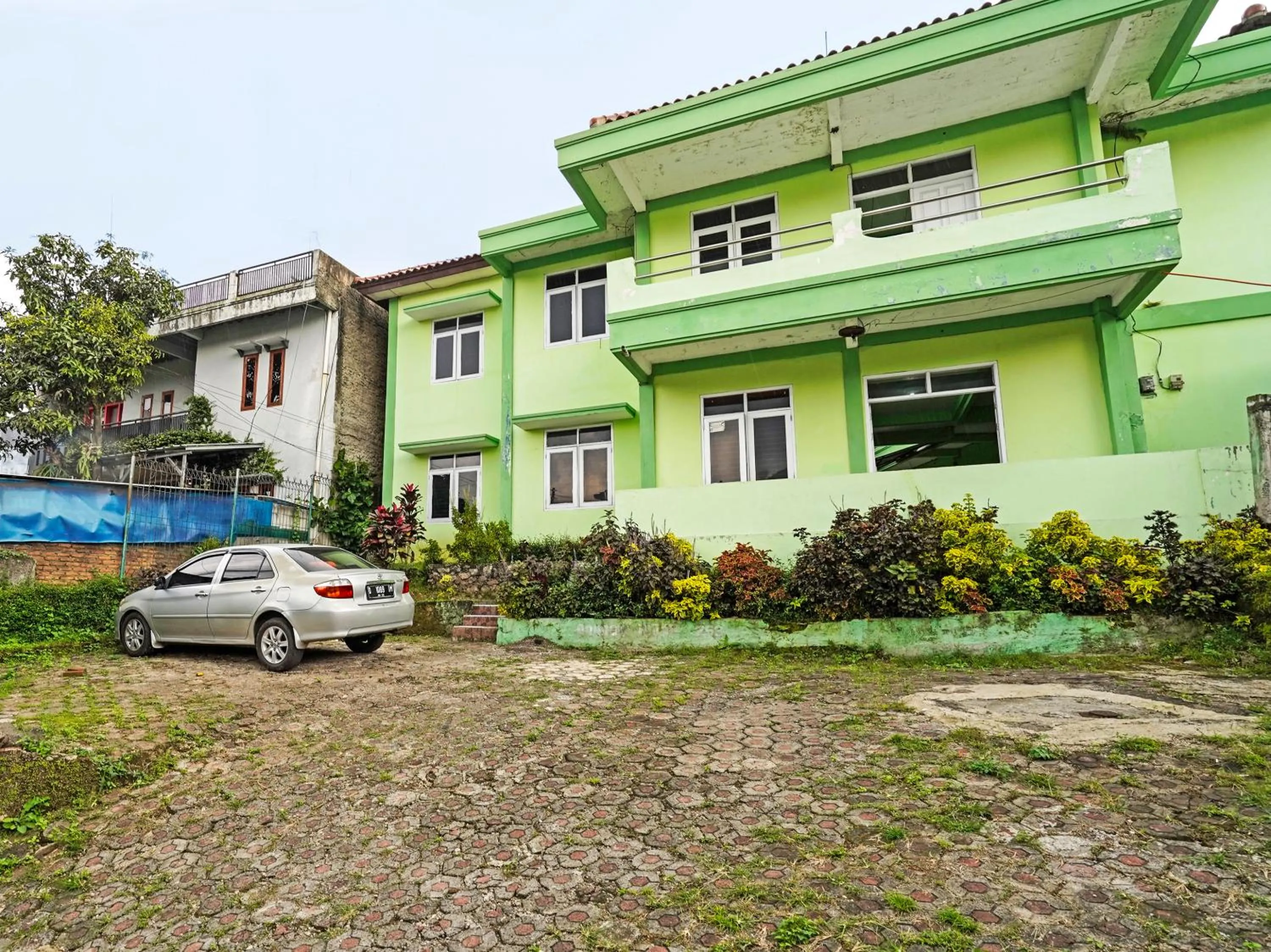 Property building in SPOT ON 91325 Pondok Hijau Guest House Syariah