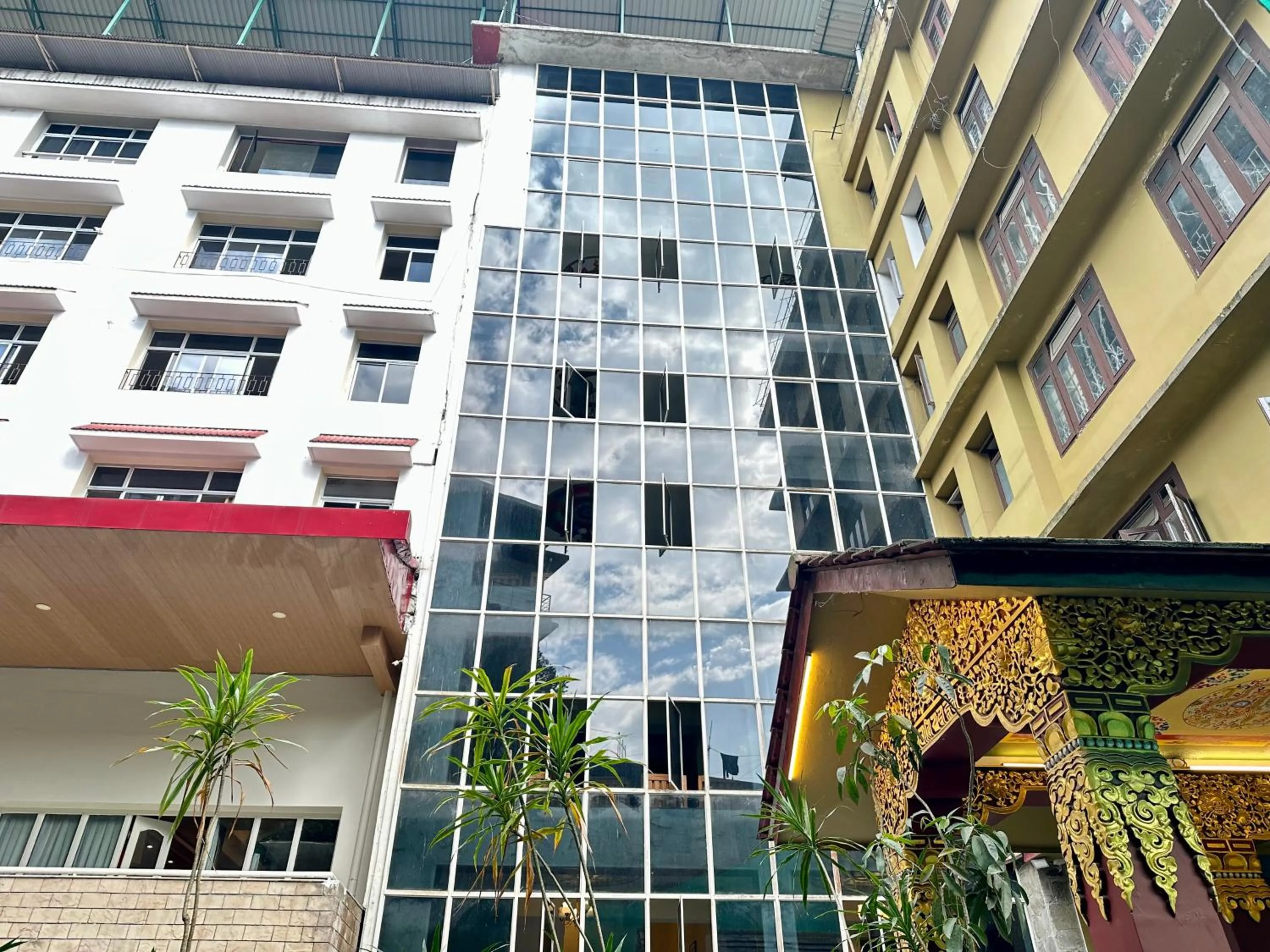 Property building in HOTEL RENDEZVOUS