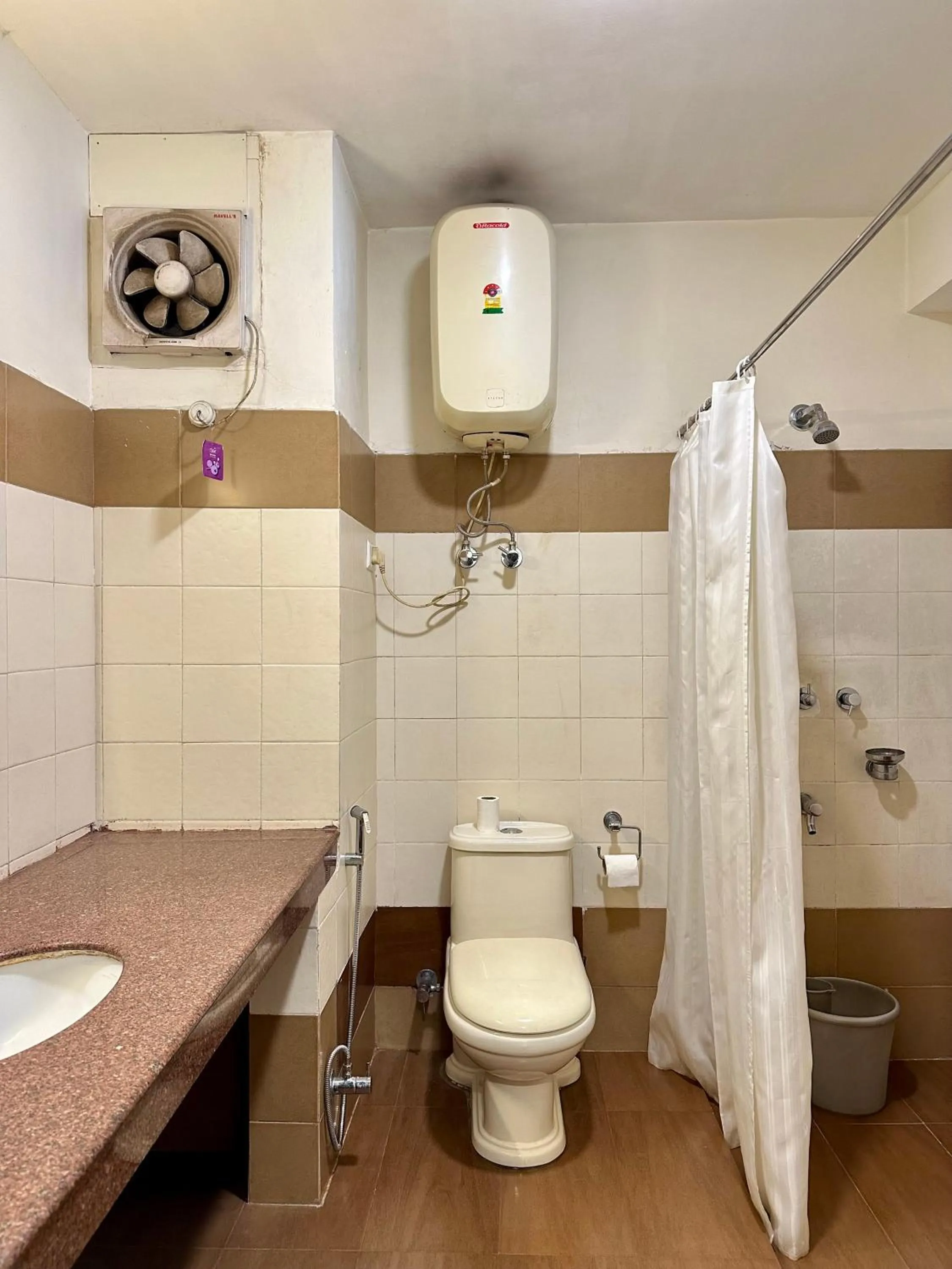 Bathroom in HOTEL RENDEZVOUS