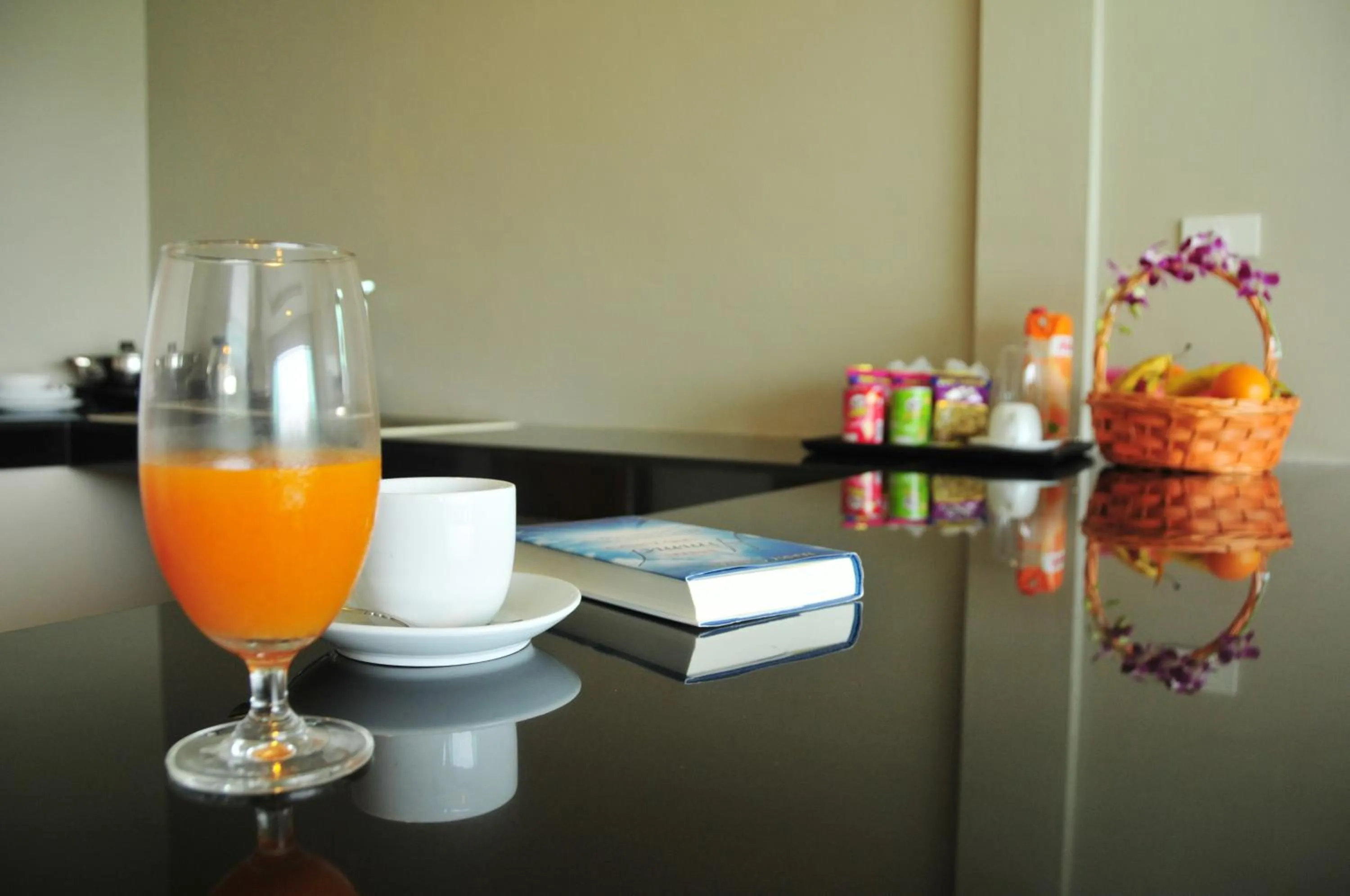 Coffee/tea facilities in AM Surin Place