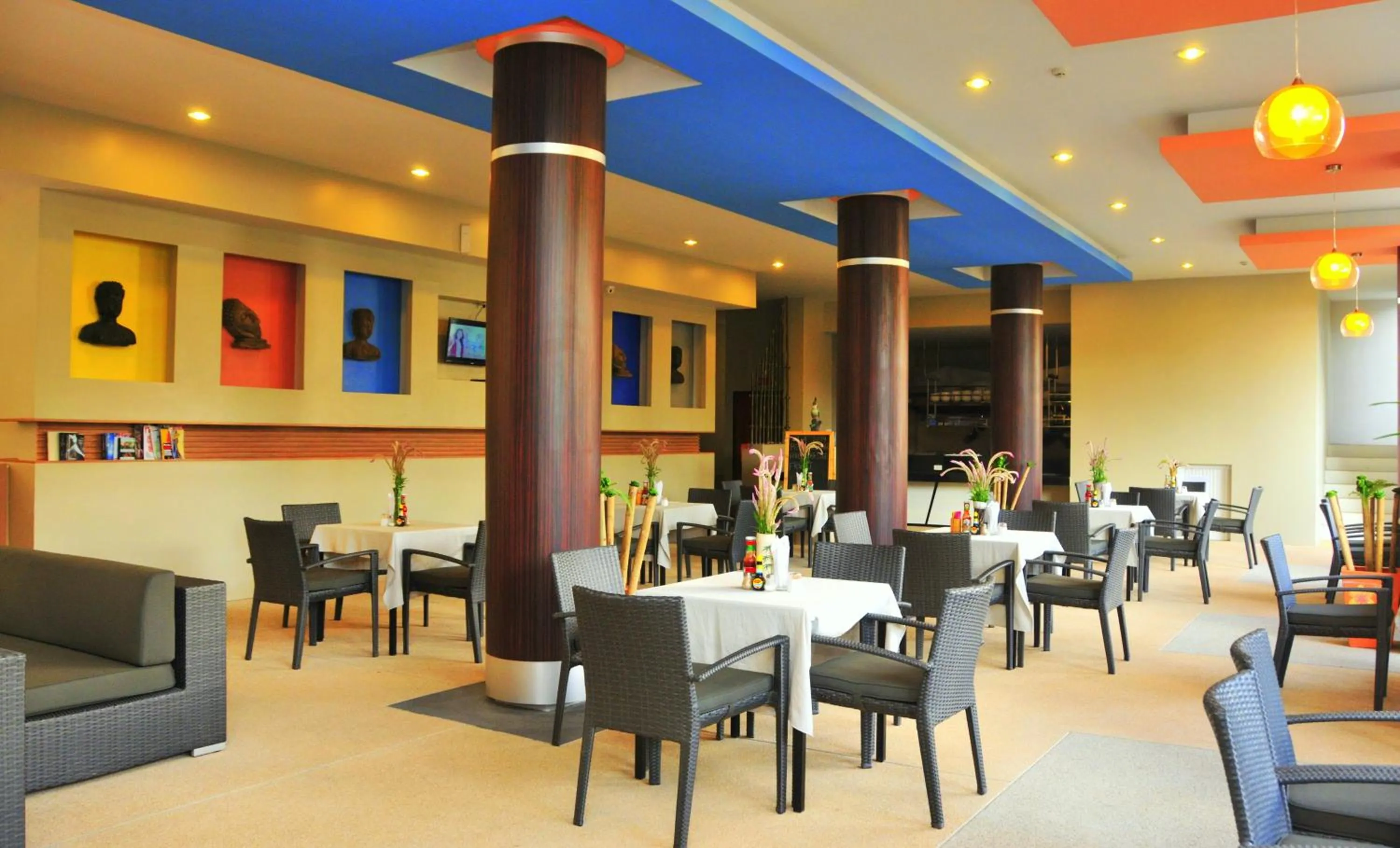 Restaurant/places to eat in AM Surin Place