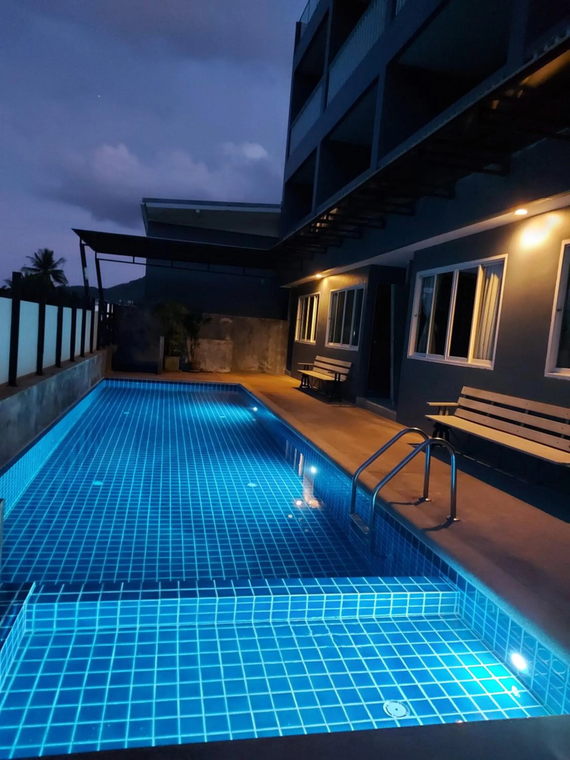 Night in AM Surin Place