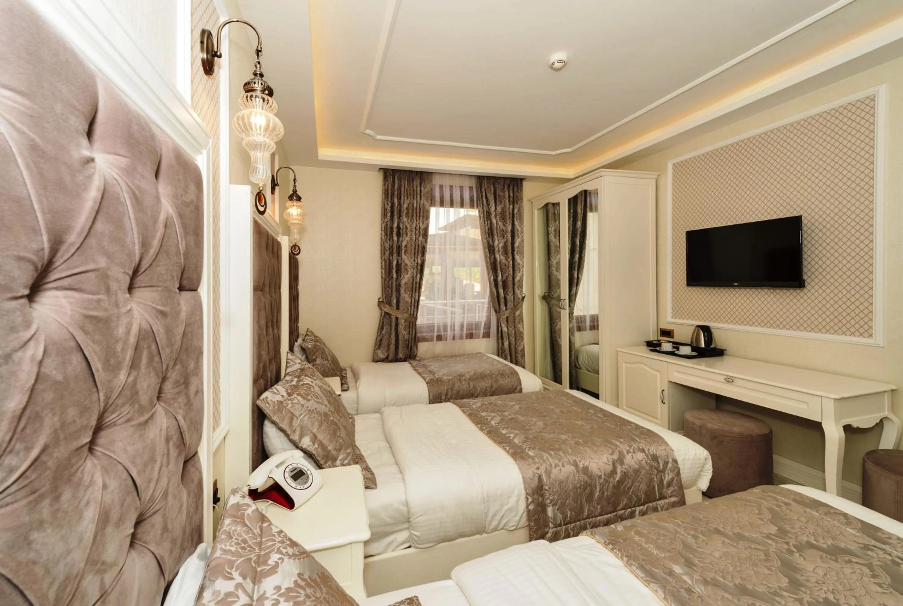 Bedroom, Bed in Zeynep Sultan Hotel