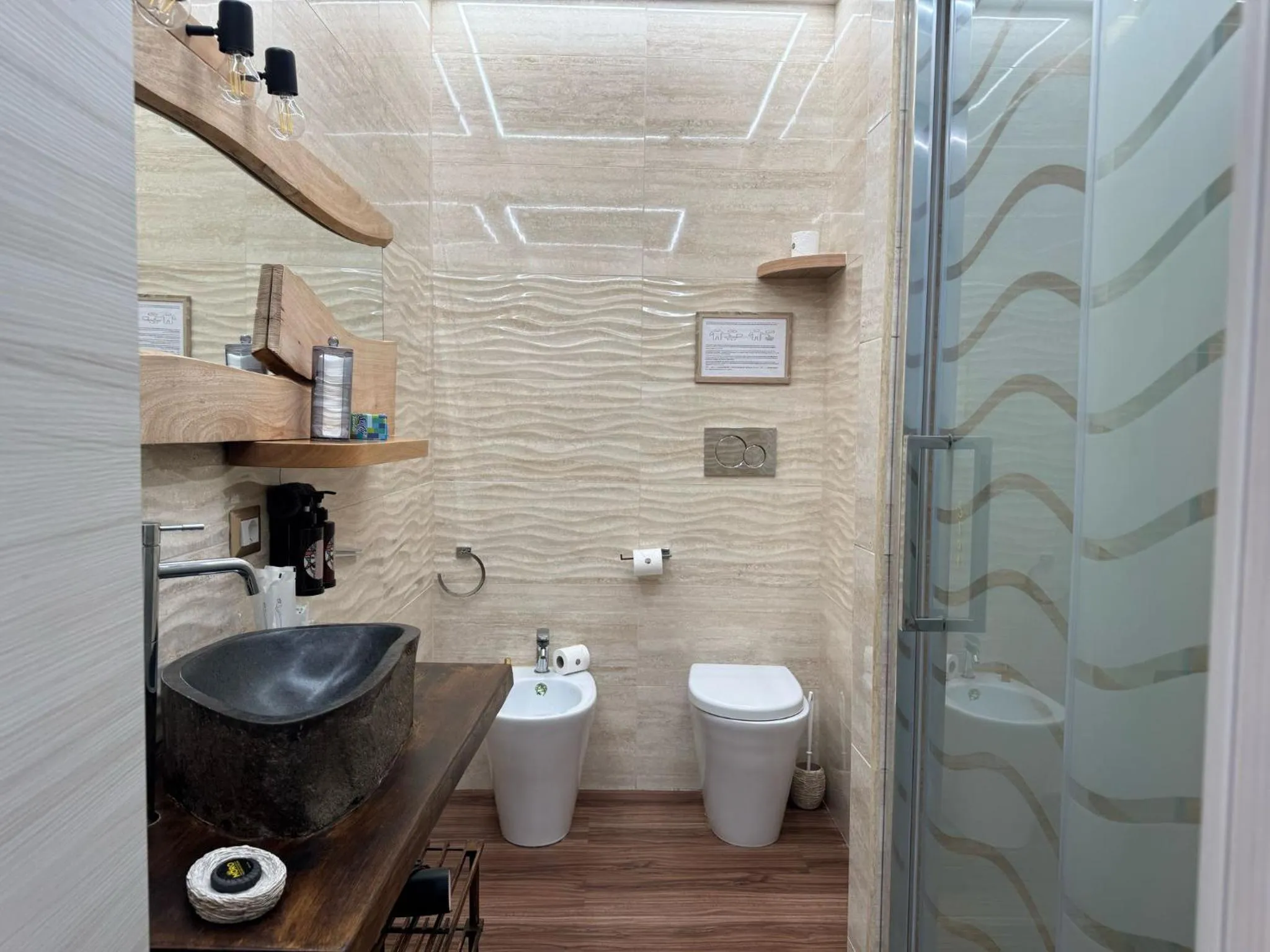 Shower in B&B i MORI