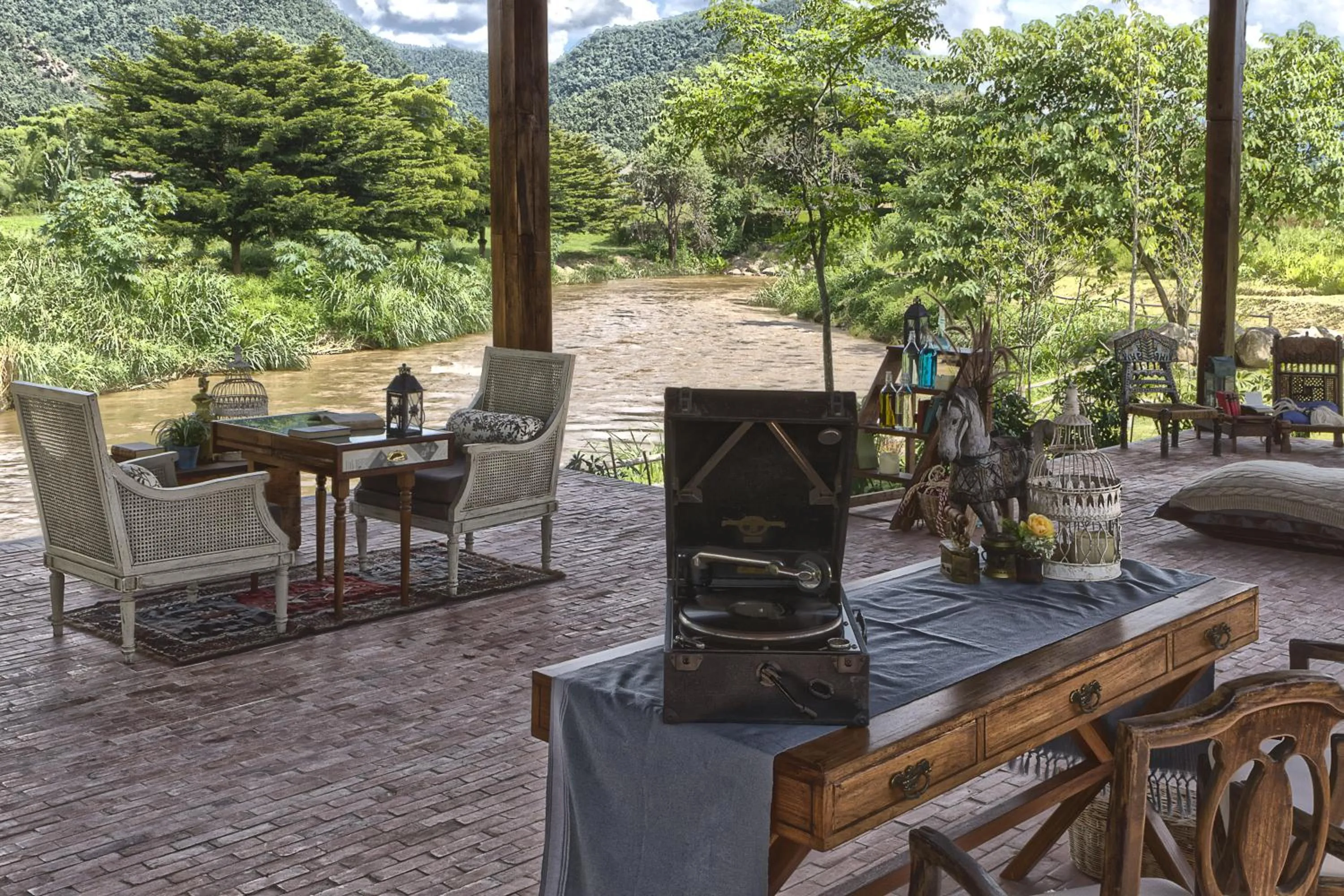 Restaurant/places to eat in Reverie Siam