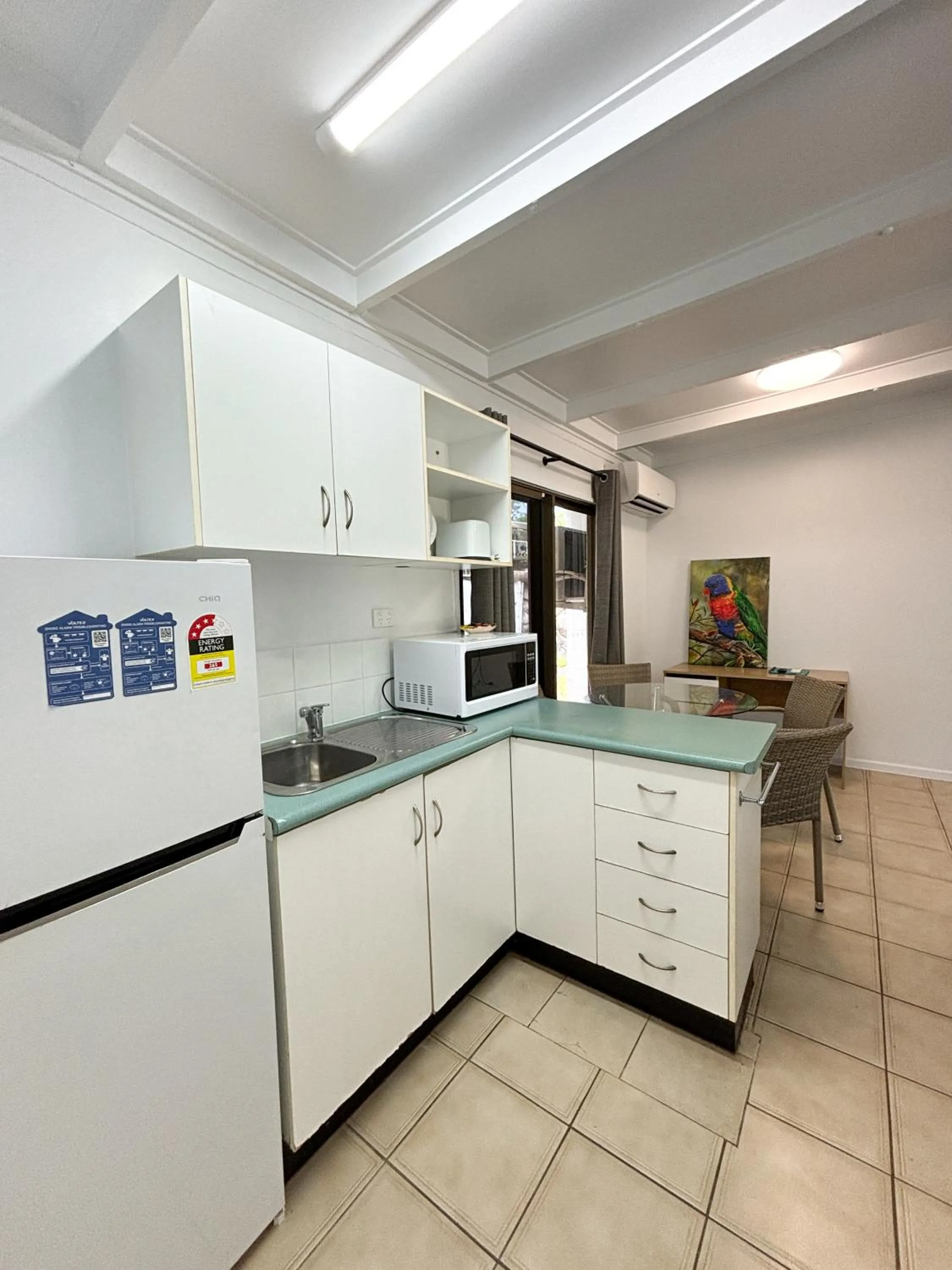 Kitchen or kitchenette in Amaroo On Mandalay, Magnetic Island