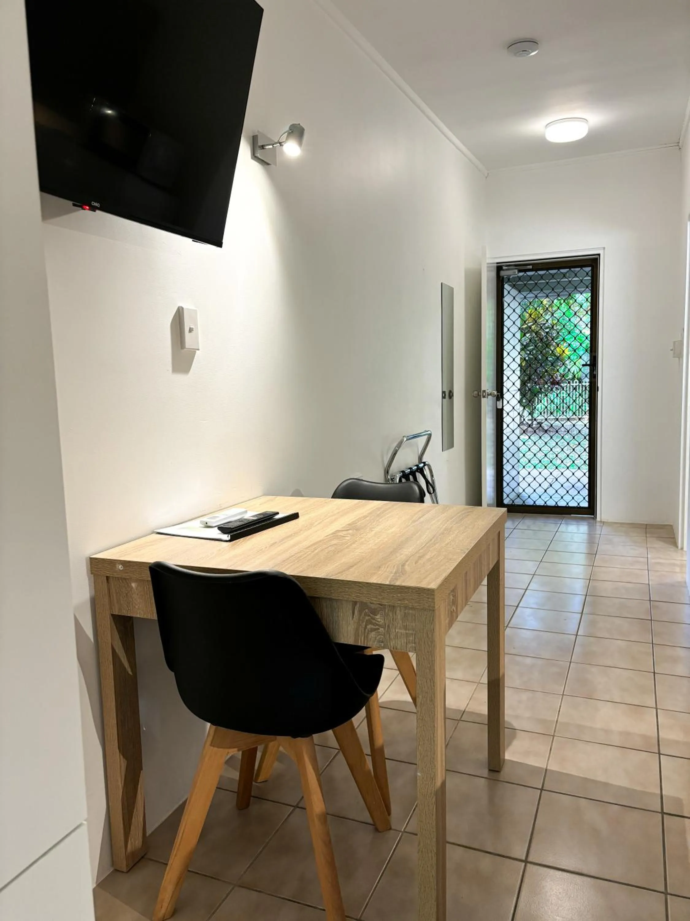 Seating area in Amaroo On Mandalay, Magnetic Island