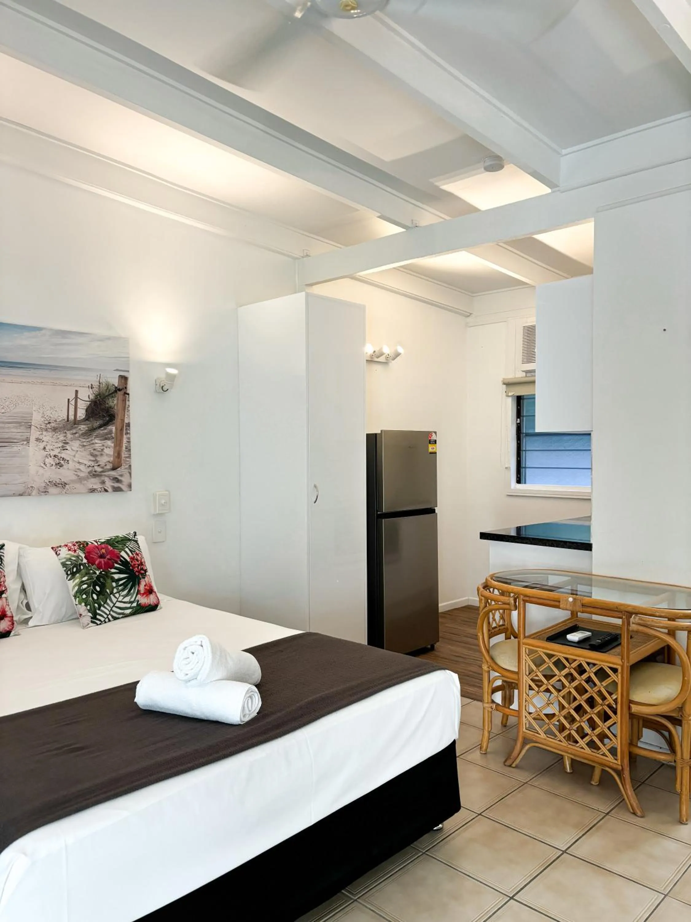 Photo of the whole room, Bed in Amaroo On Mandalay, Magnetic Island