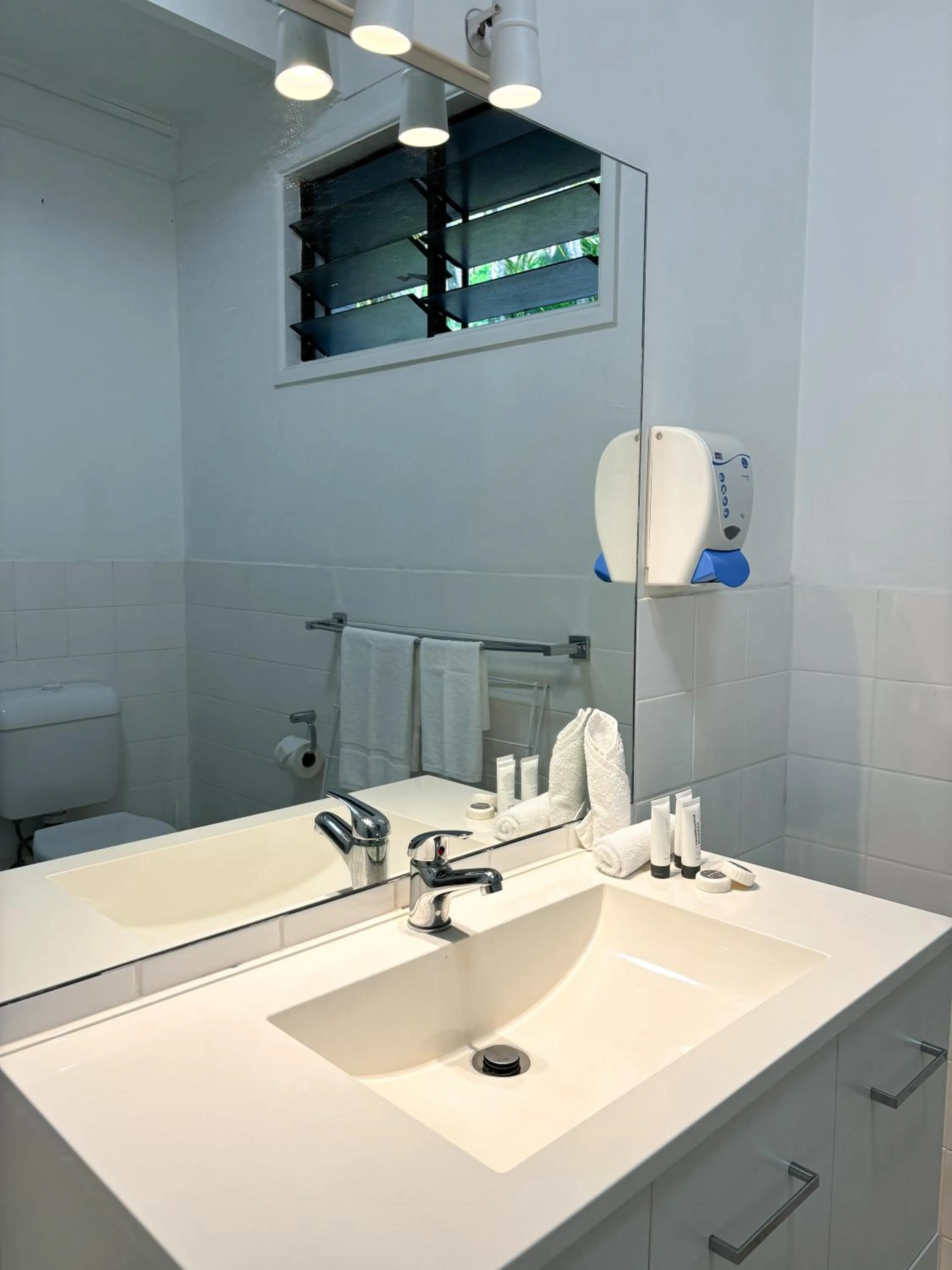 Bathroom in Amaroo On Mandalay, Magnetic Island