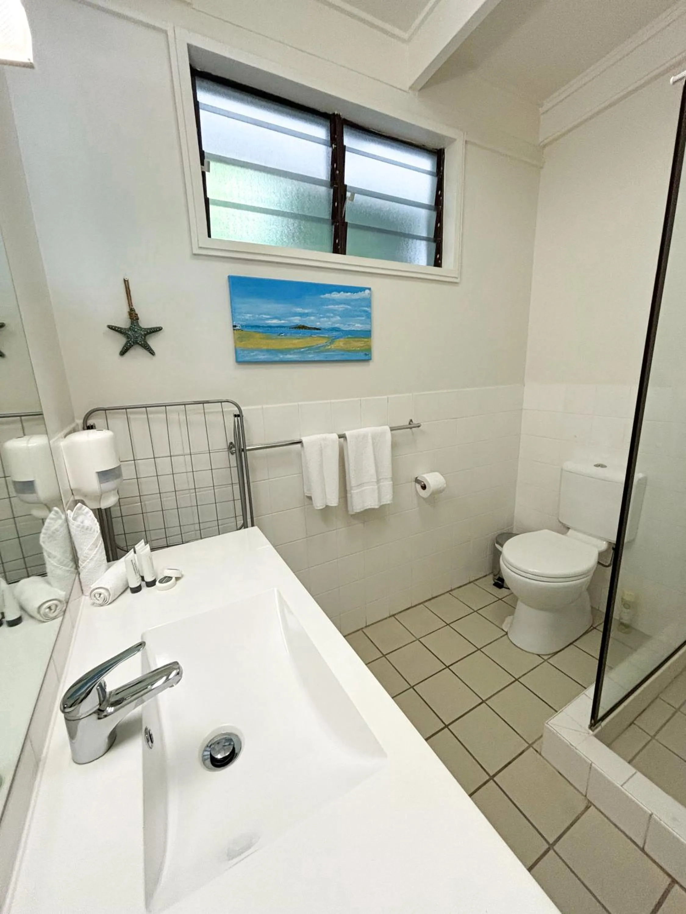 Bathroom in Amaroo On Mandalay, Magnetic Island