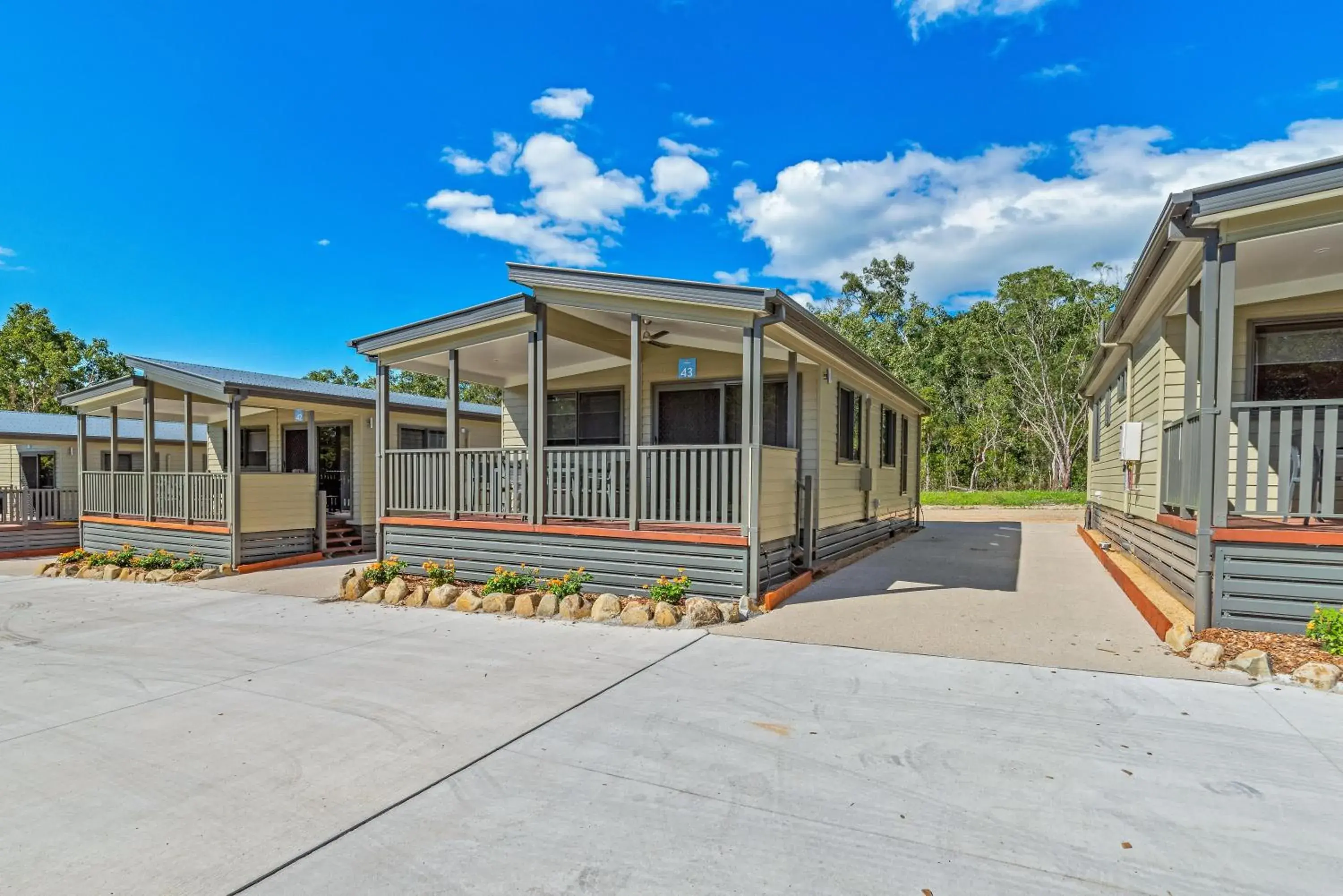 Deluxe 2 Bedroom Cabin in Discovery Parks - Airlie Beach Deluxe 2 Bedroom Cabin in Discovery Parks - Airlie Beach