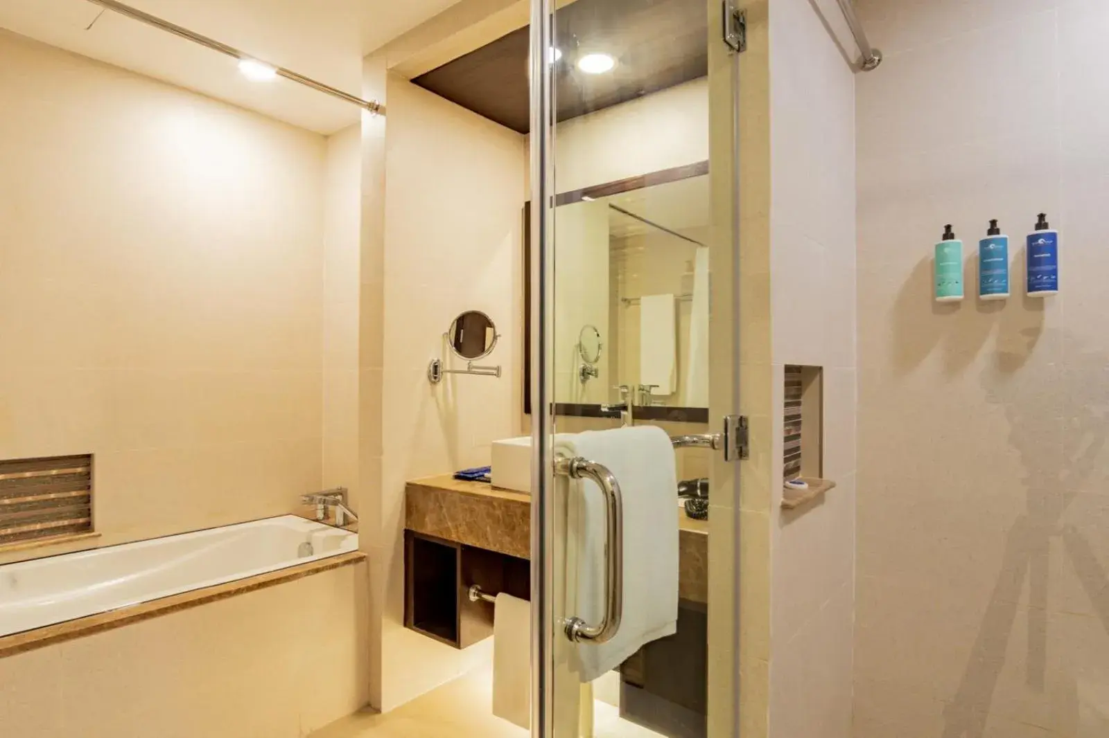 Premier Room in Jpark Island Resort & Waterpark Cebu Premier Room in Jpark Island Resort & Waterpark Cebu