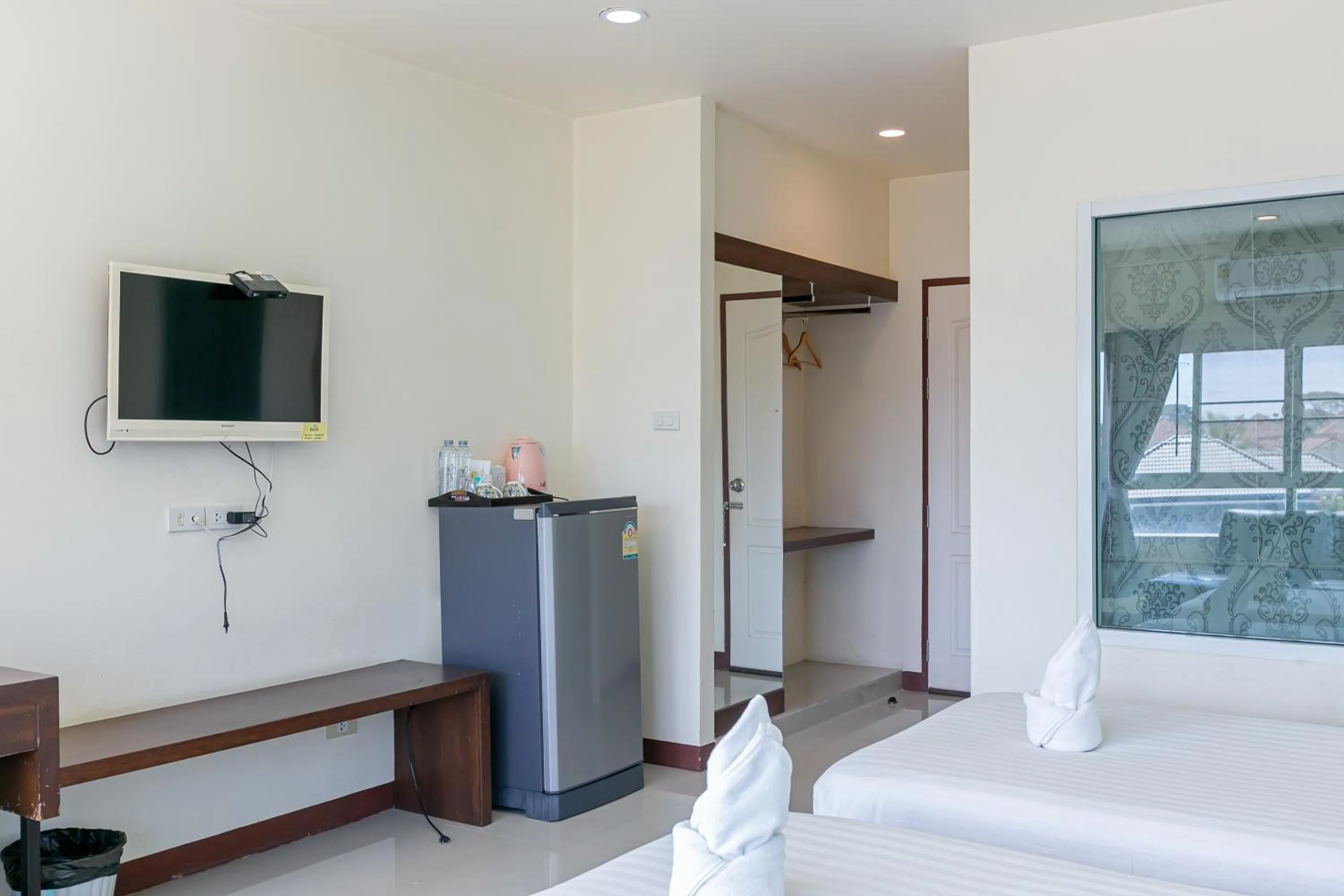 TV and multimedia in Panwalee Hotel