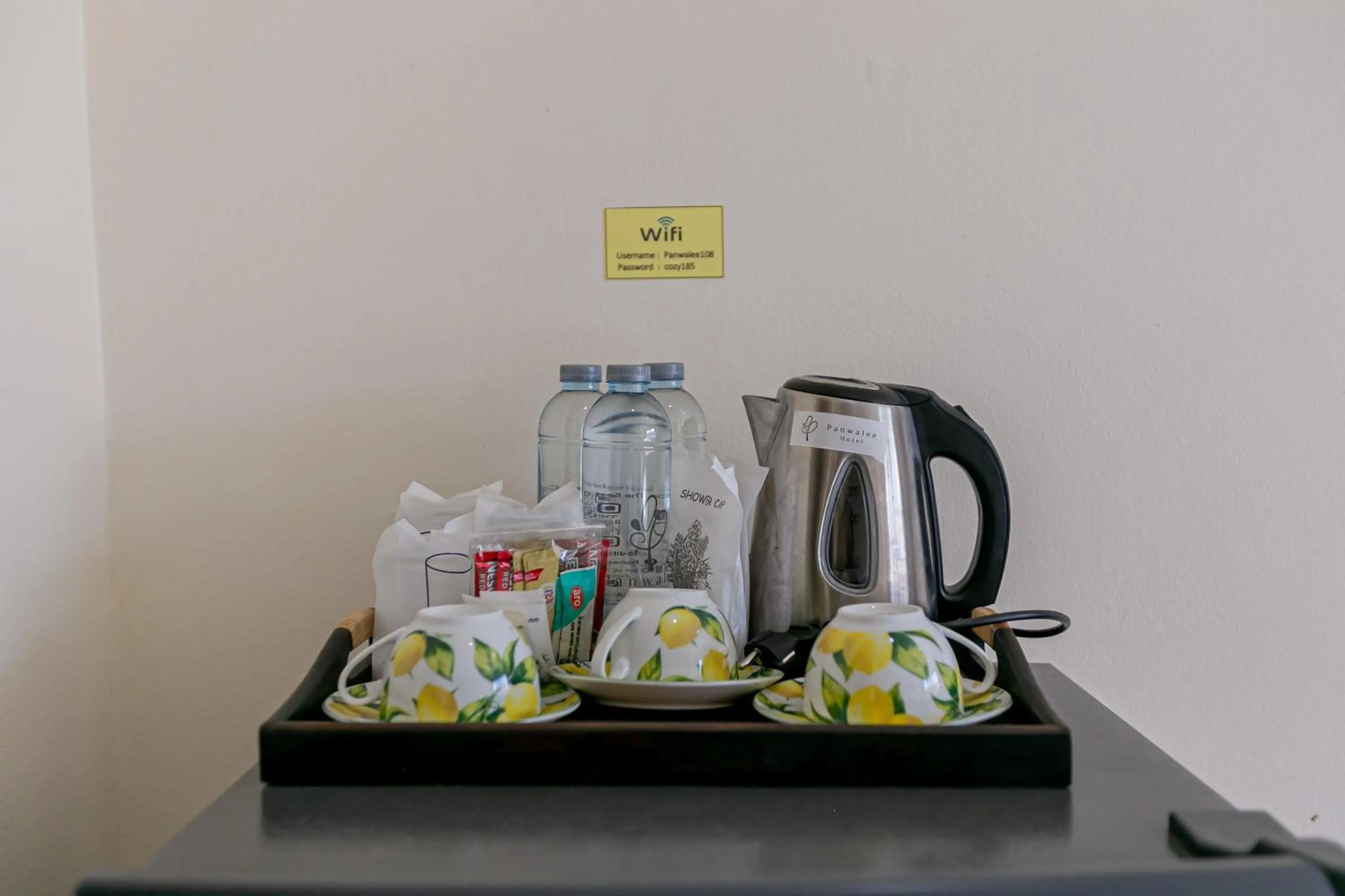 Coffee/tea facilities in Panwalee Hotel