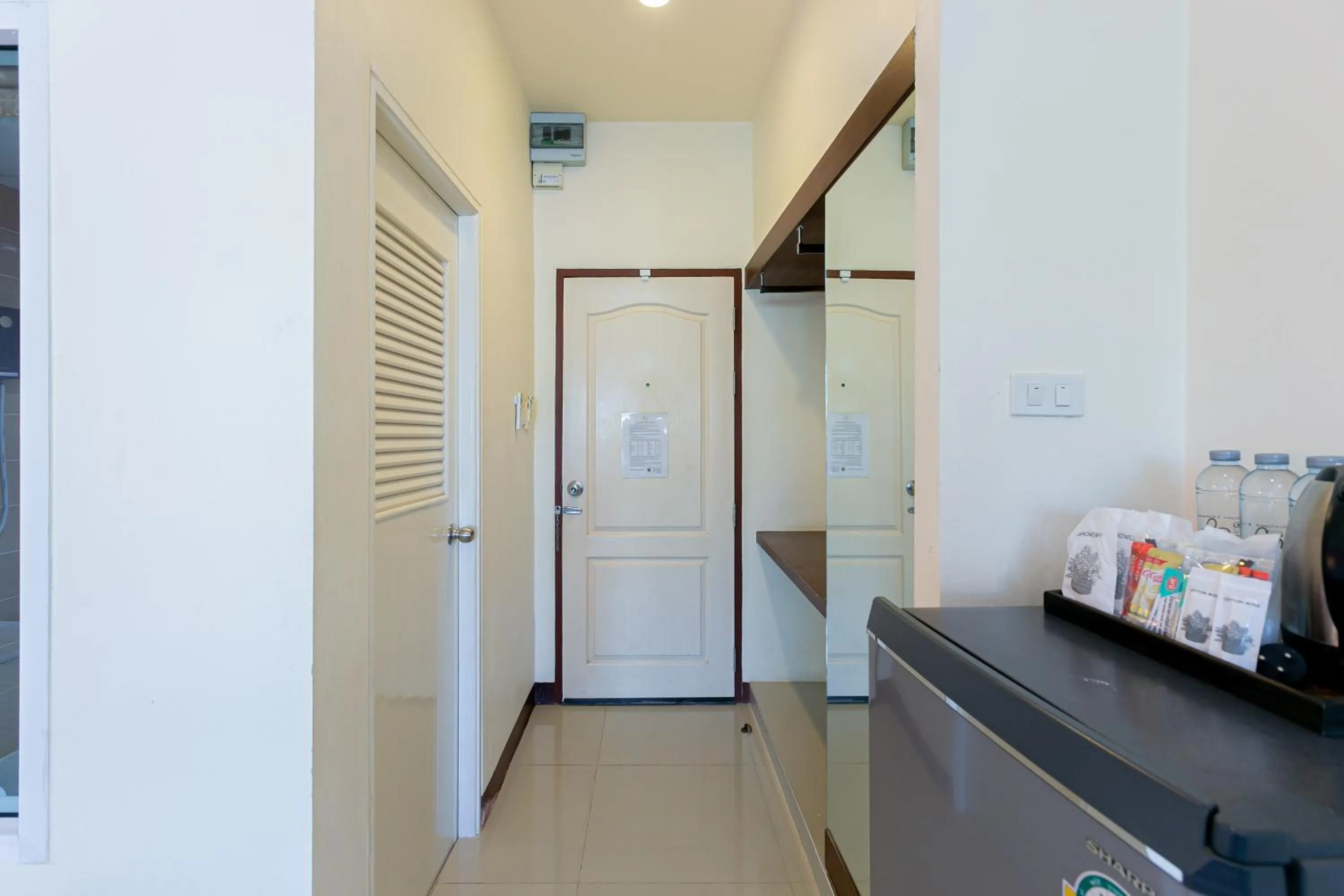 wardrobe in Panwalee Hotel