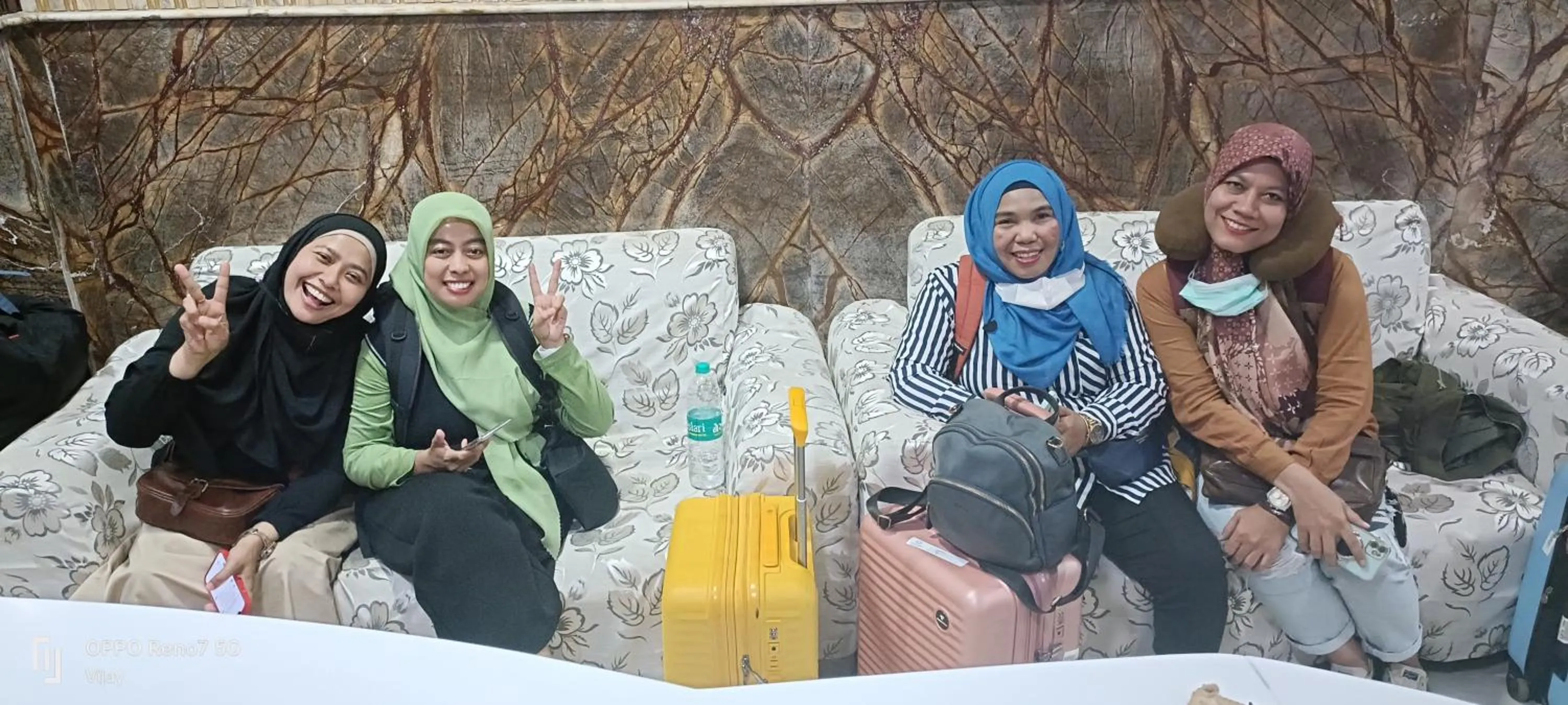 group of guests in Hotel Su Shree Continental Dx Near New Delhi Railway Station