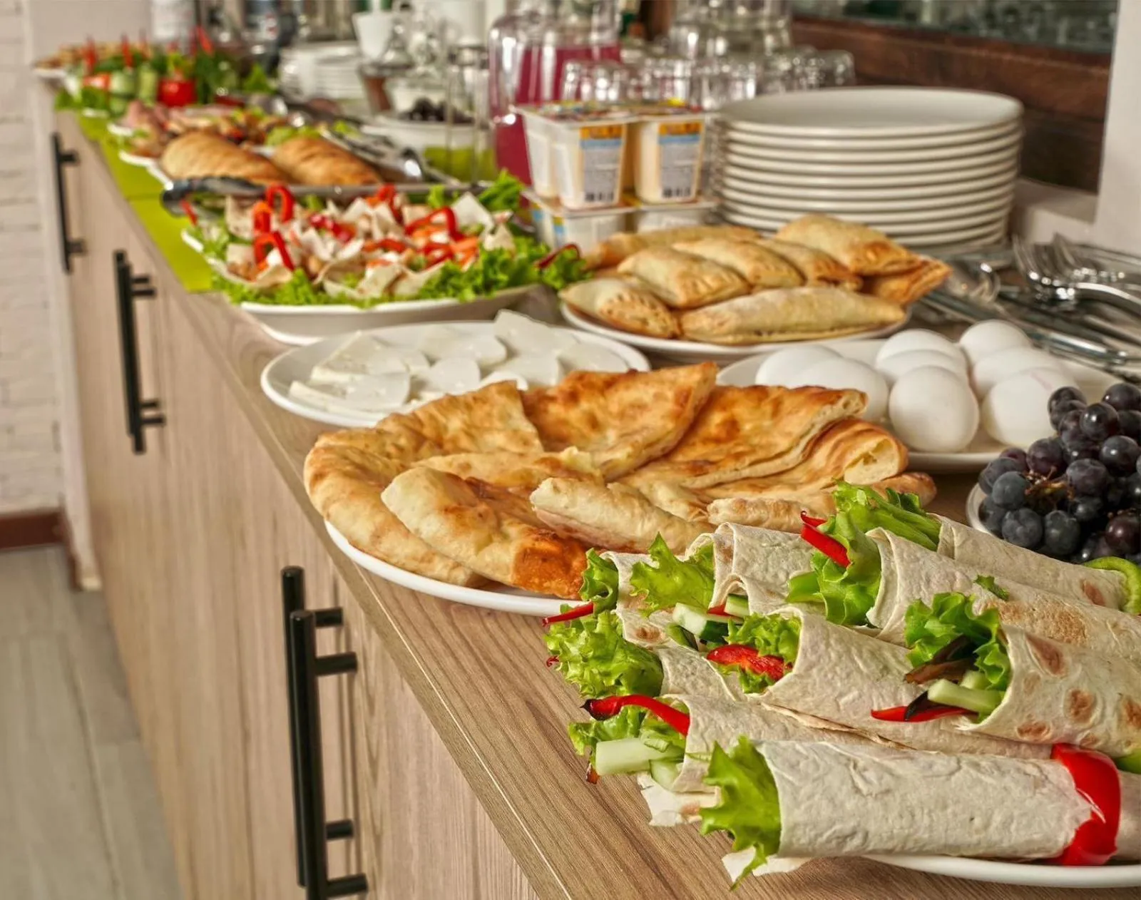 Buffet breakfast in Holiday Borjomi