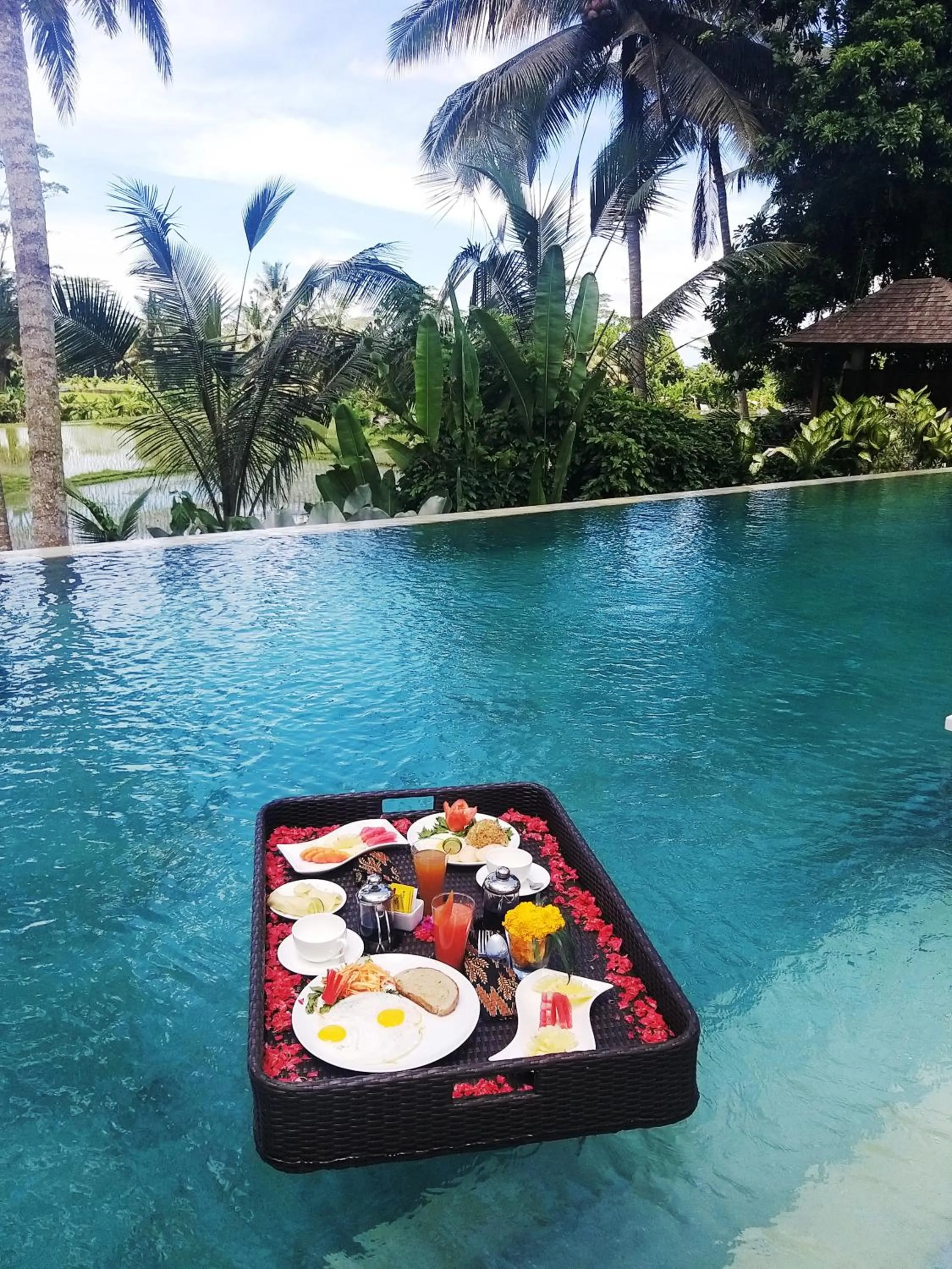 Swimming pool in Santun Luxury Private Villas