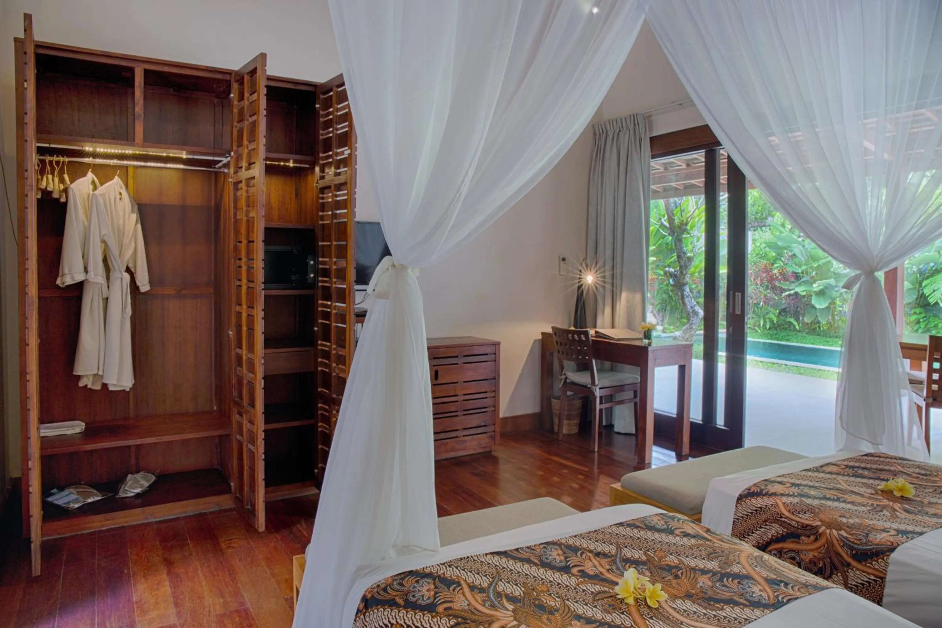 Photo of the whole room, Bed in Santun Luxury Private Villas