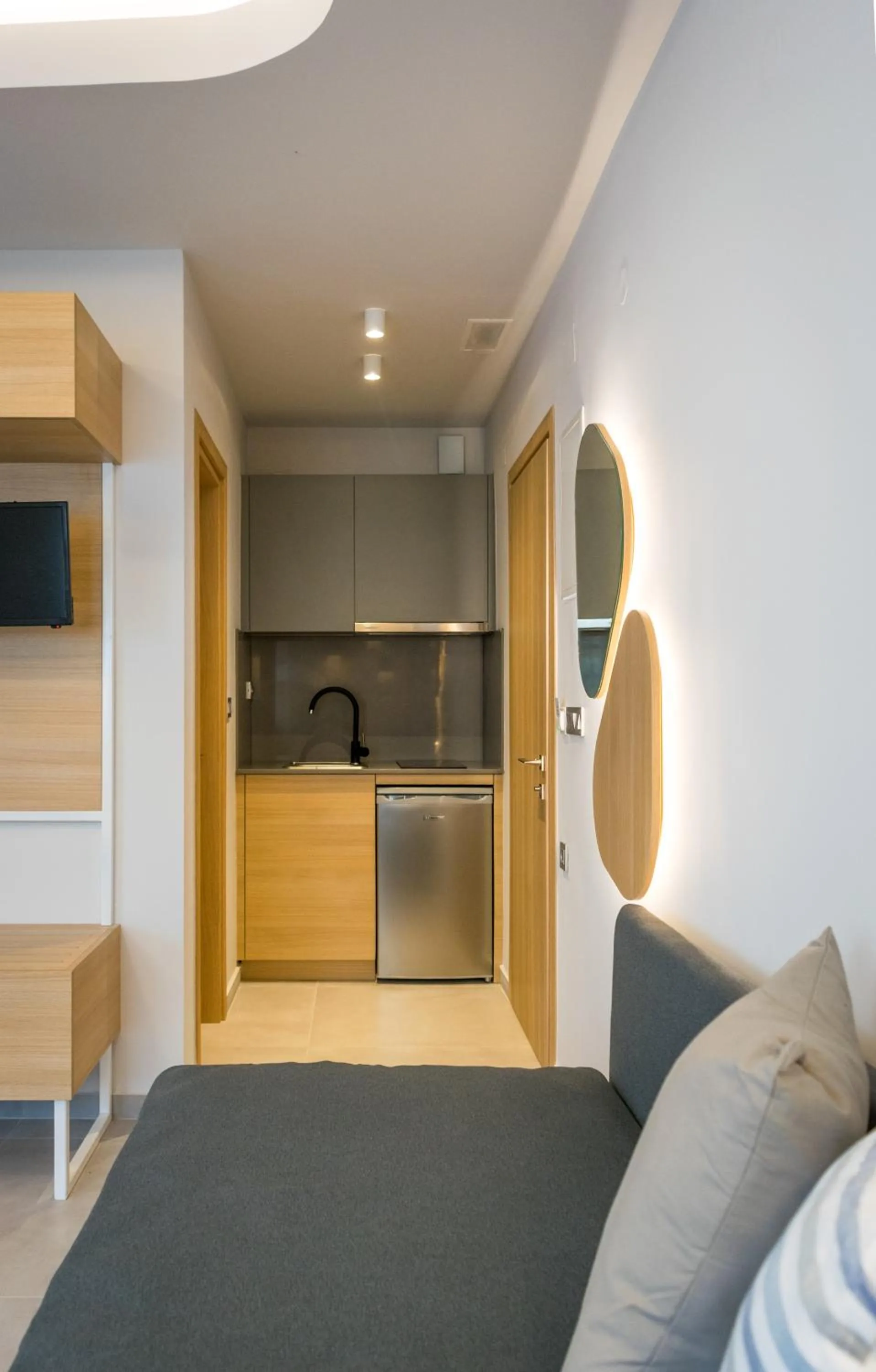 Kitchen or kitchenette, Bed in Evdokia Suites