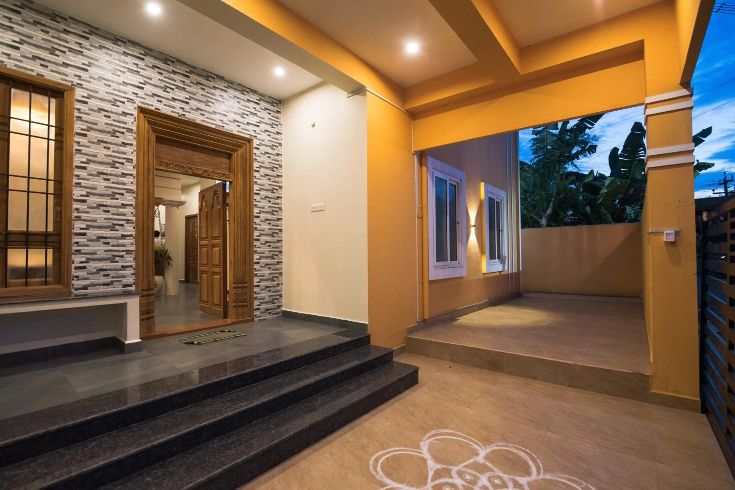 Facade/entrance in Saffron Vilva