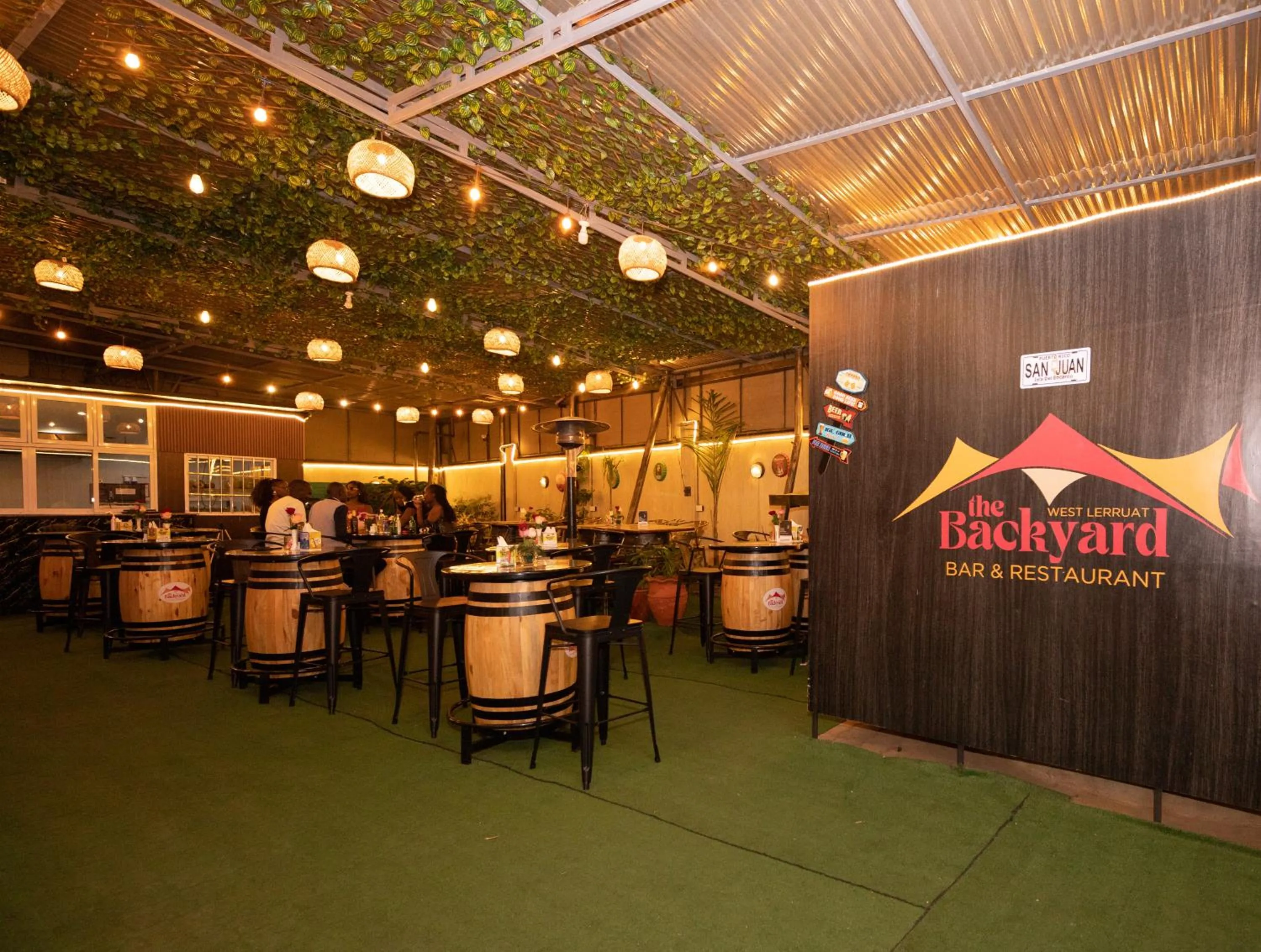 Lounge or bar in West Lerruat Hotel