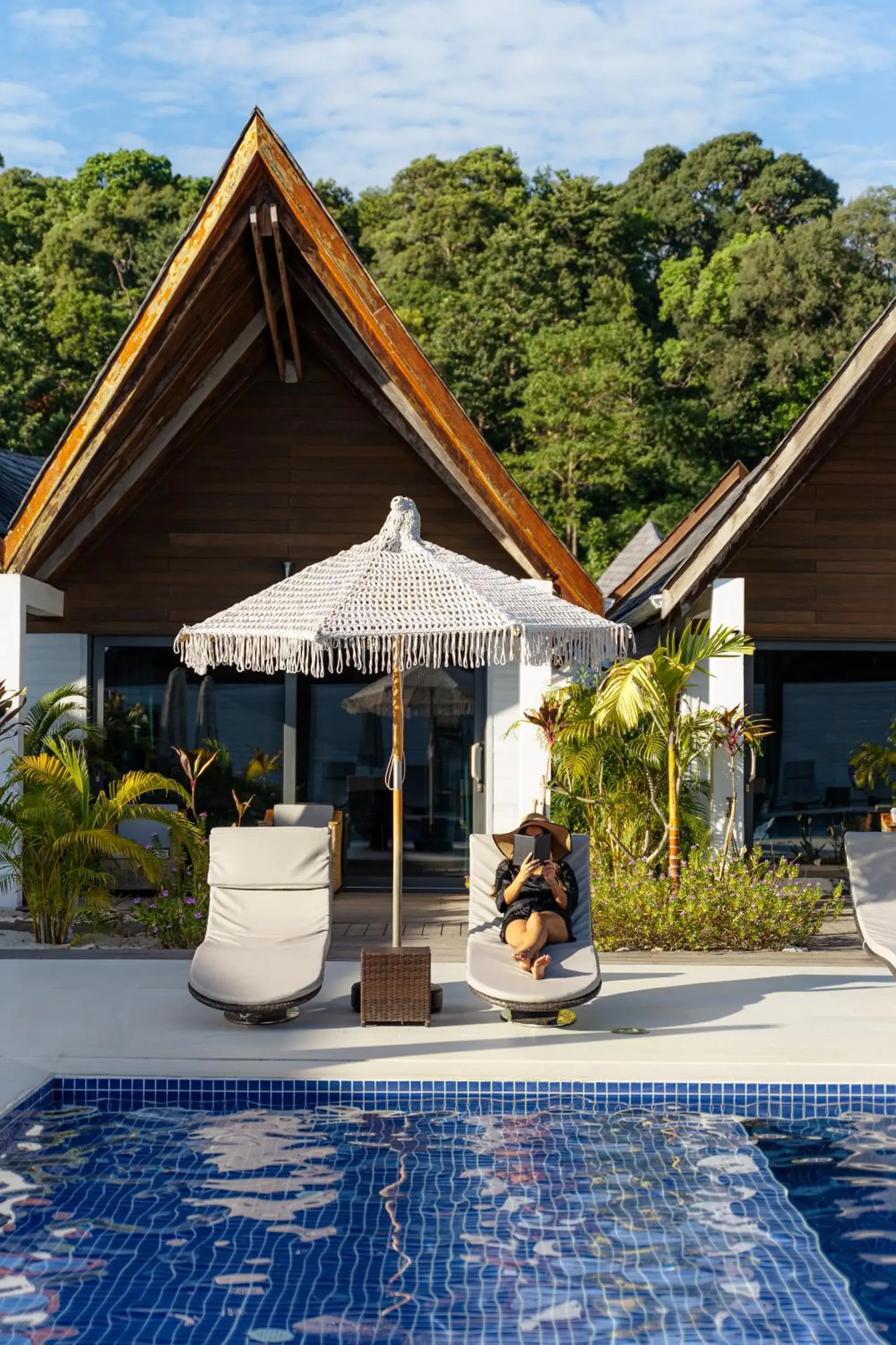 King Room with Pool View in Golden Beach Resort King Room with Pool View in Golden Beach Resort