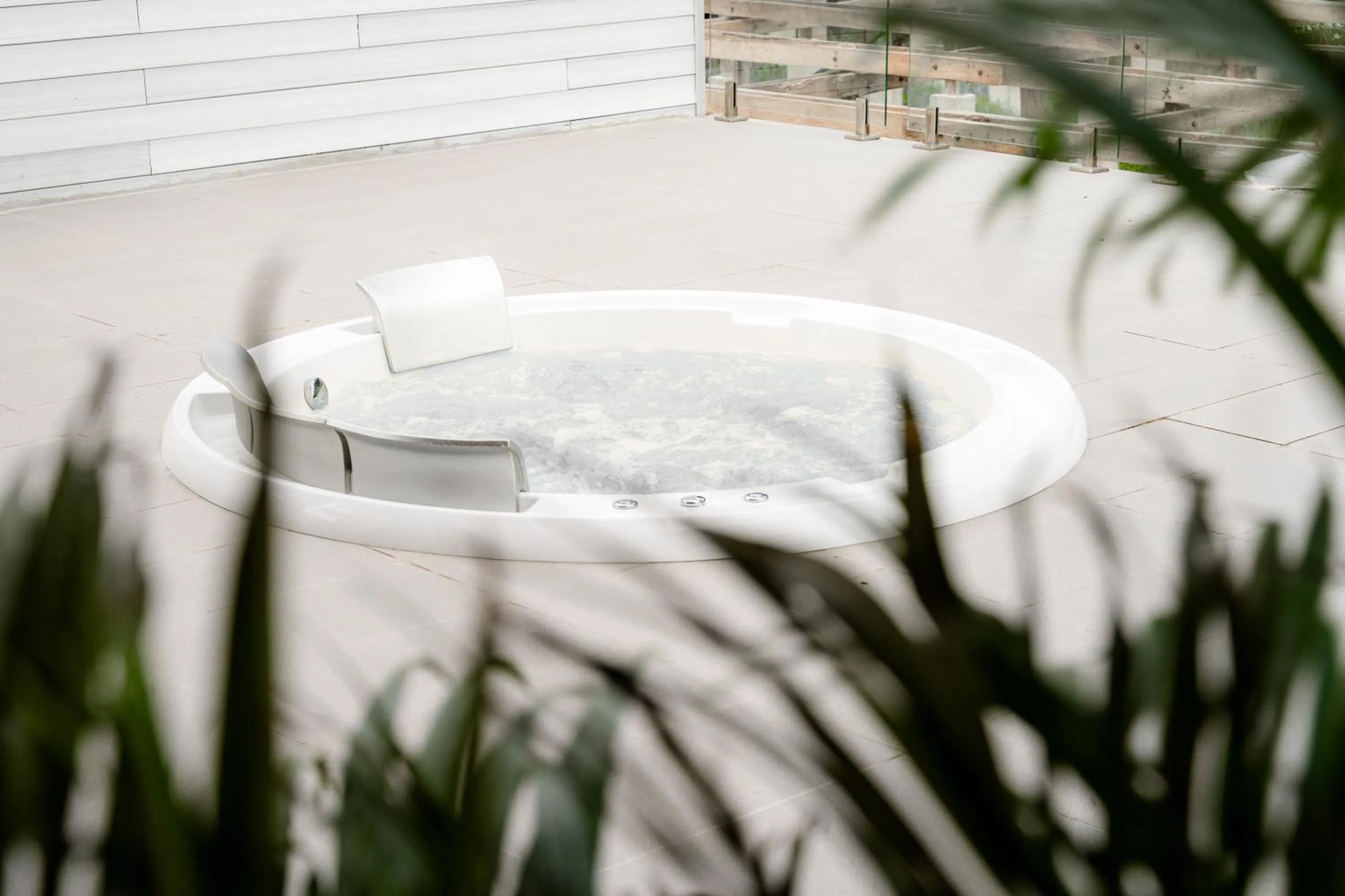 Hot Tub in Golden Beach Resort