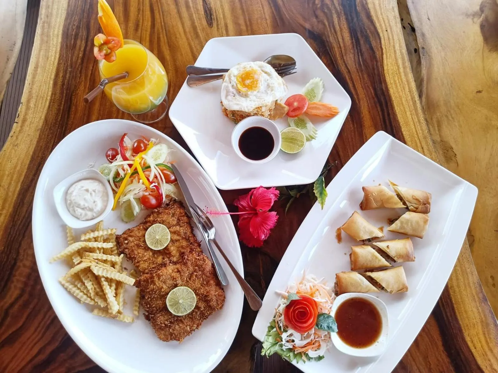 Food and drinks in Golden Beach Resort