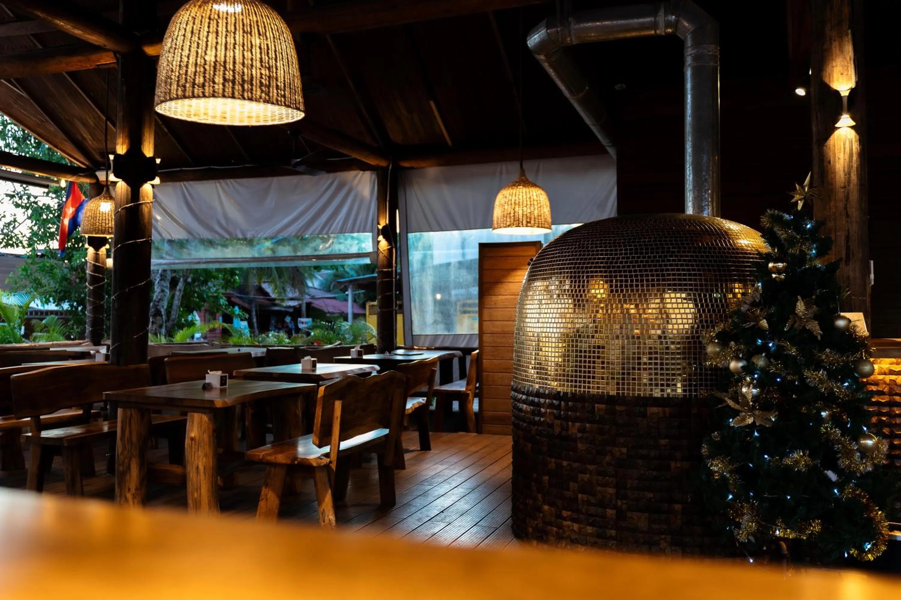 Restaurant/places to eat in Golden Beach Resort