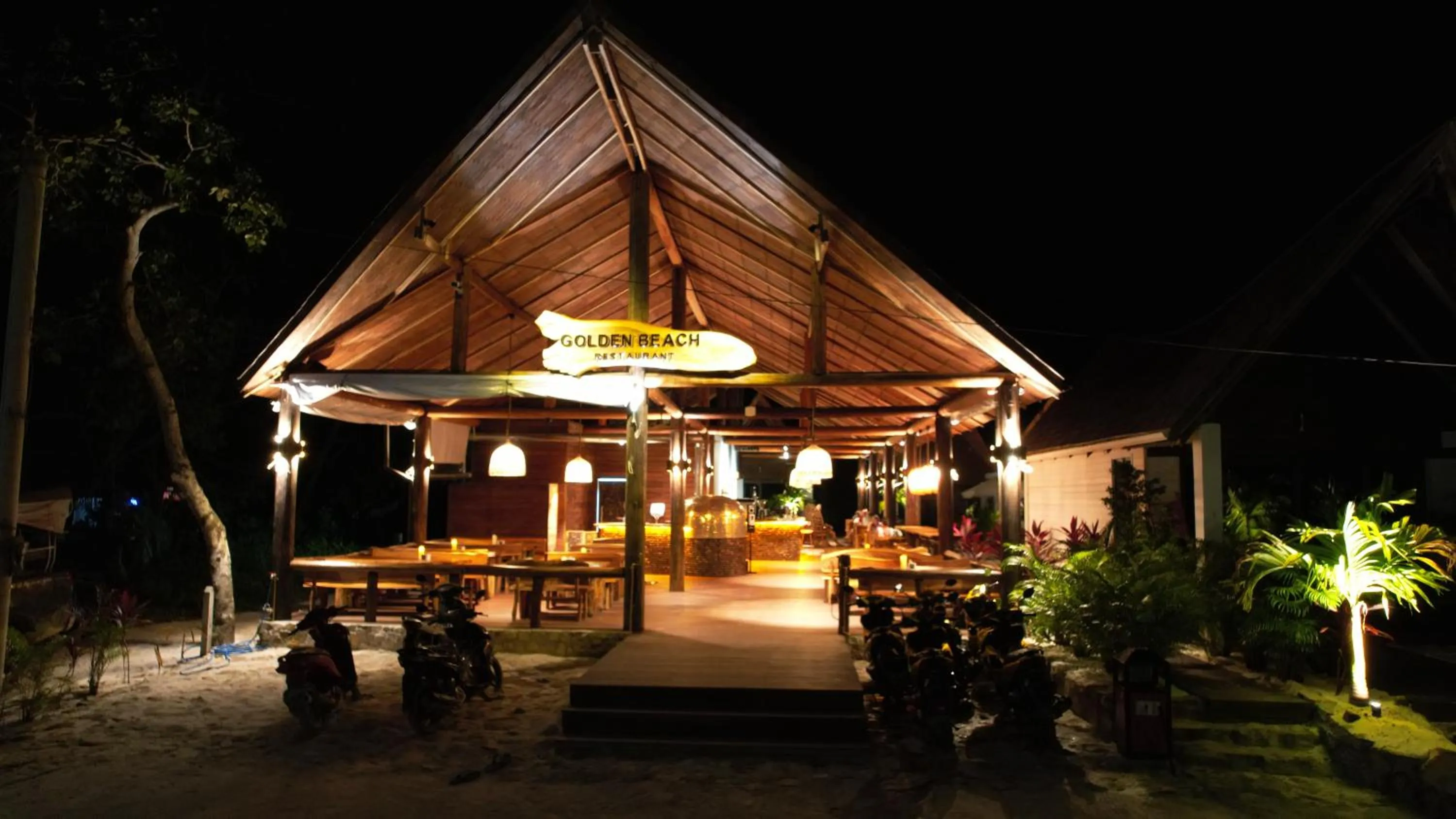 Property building in Golden Beach Resort