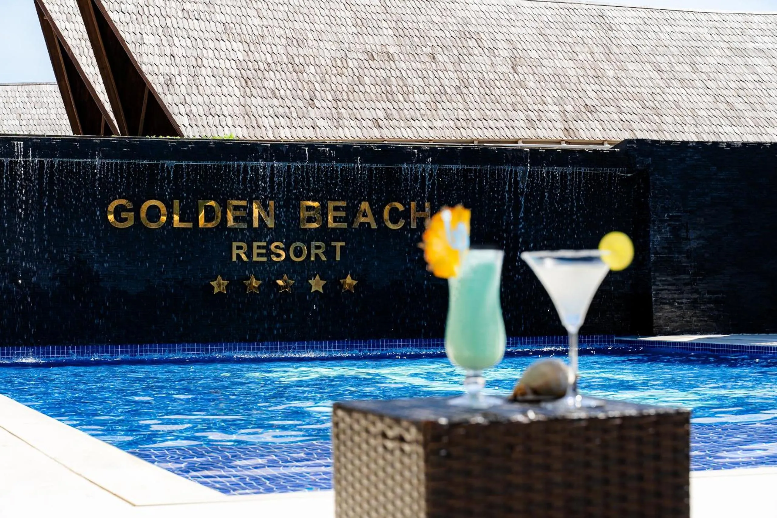 Food and drinks in Golden Beach Resort