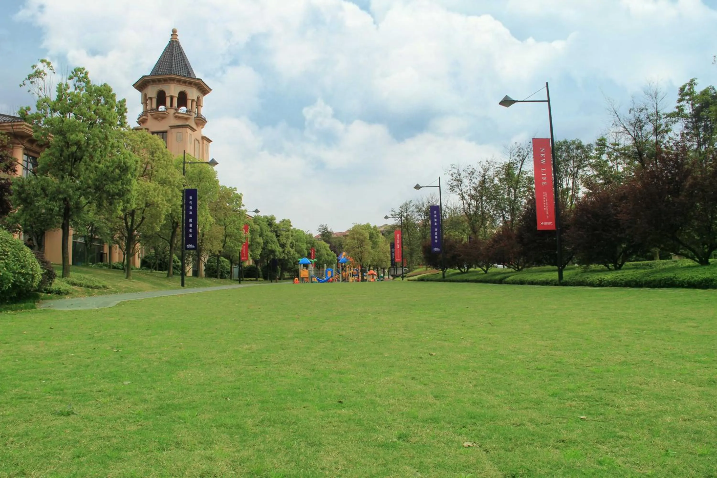 Children play ground in Howard Johnson Agile Plaza Chengdu
