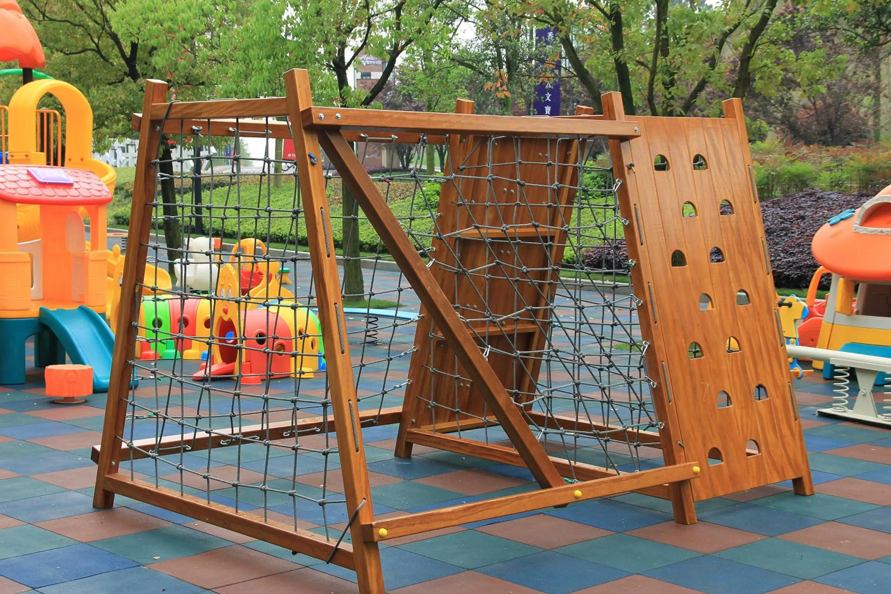 Children play ground in Howard Johnson Agile Plaza Chengdu