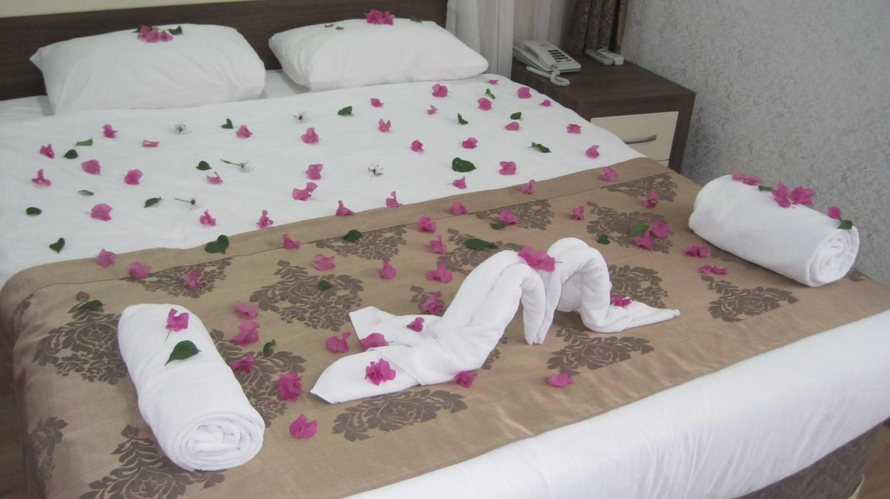 Bedroom, Bed in Olbia Hotel