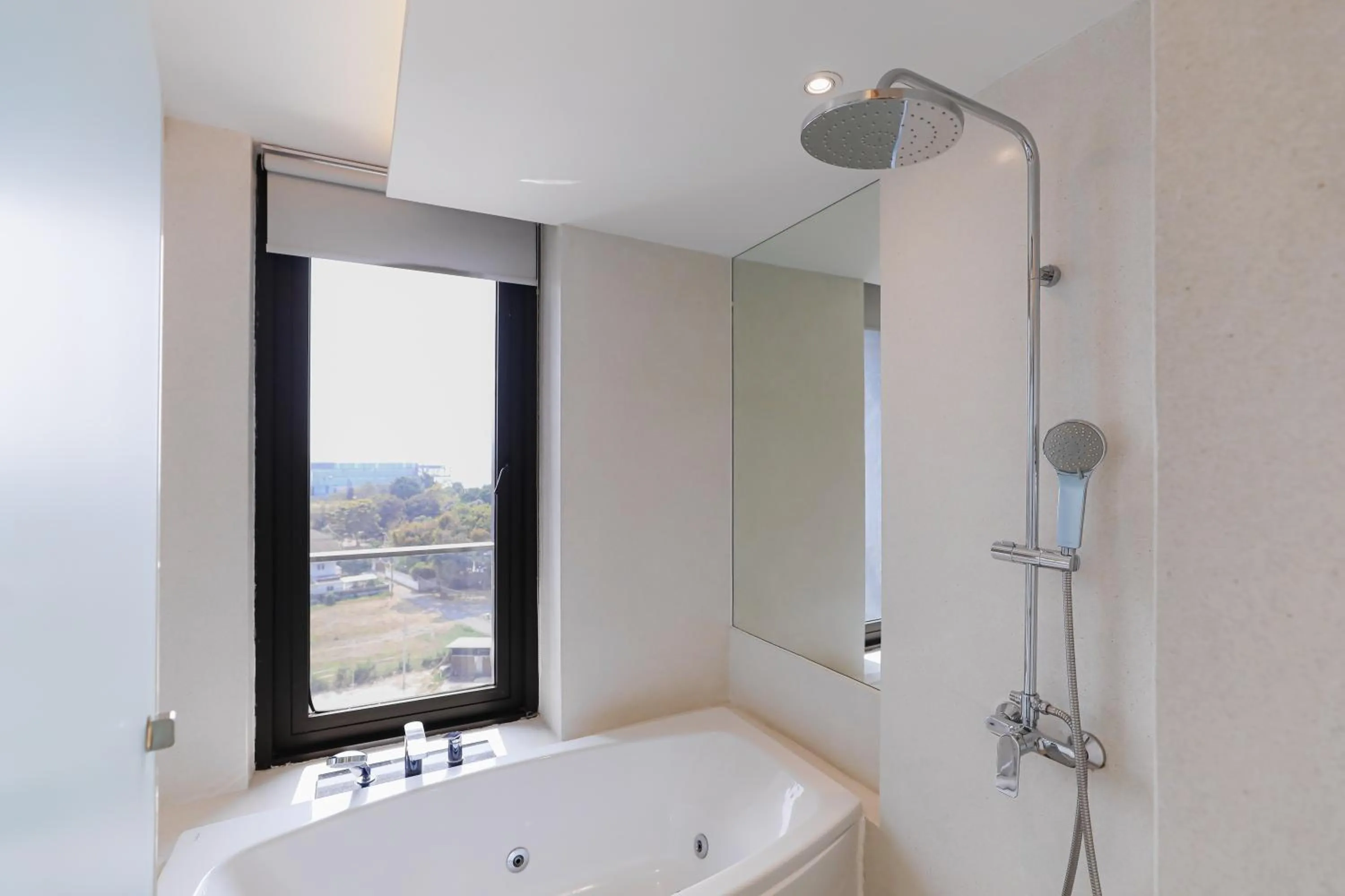 Shower in Balcony Seaside Sriracha Hotel & Serviced Apartments